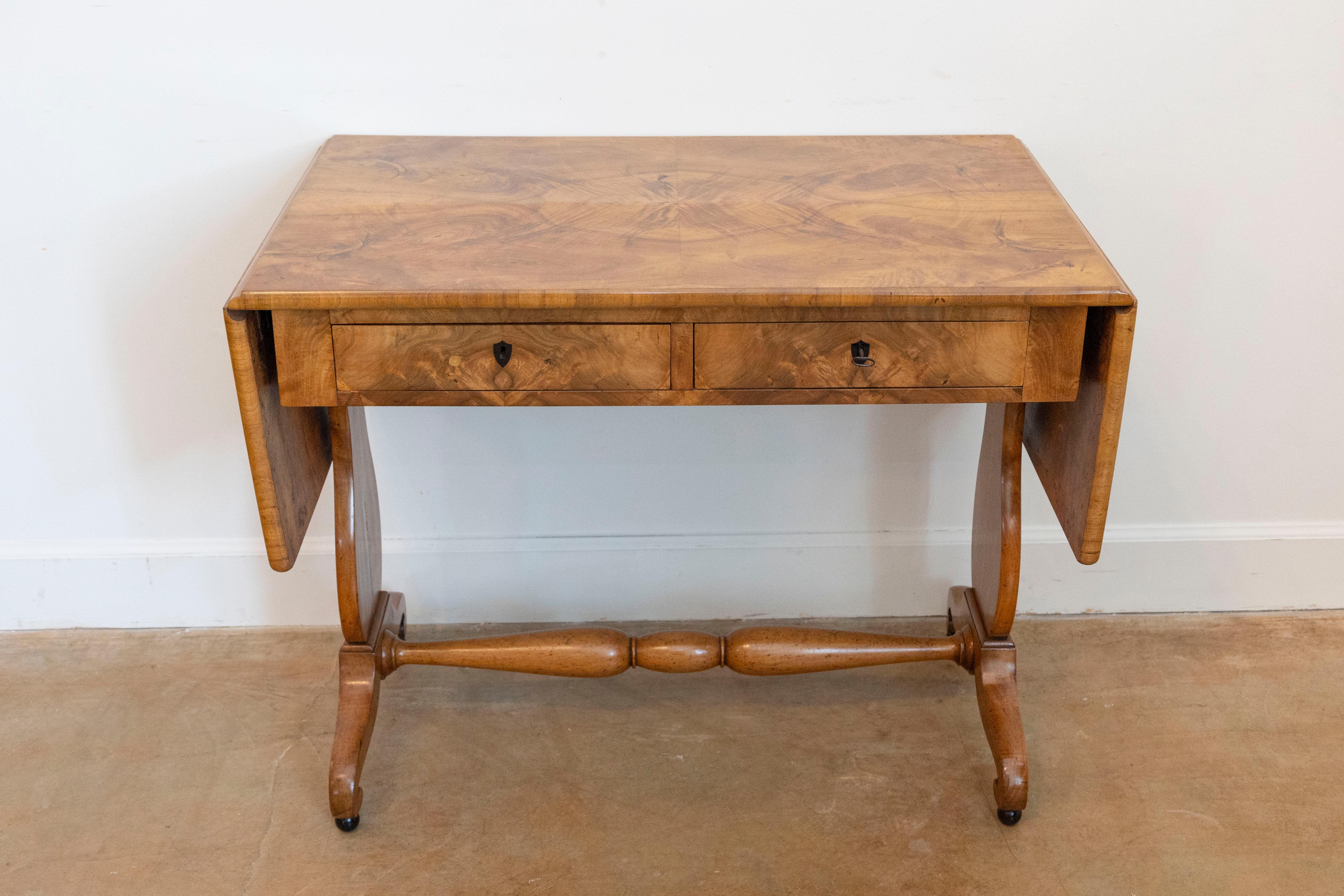 Swedish Empire Revival 1870s Birch Sofa Table with Drop Leaves and Carved Legs For Sale 5