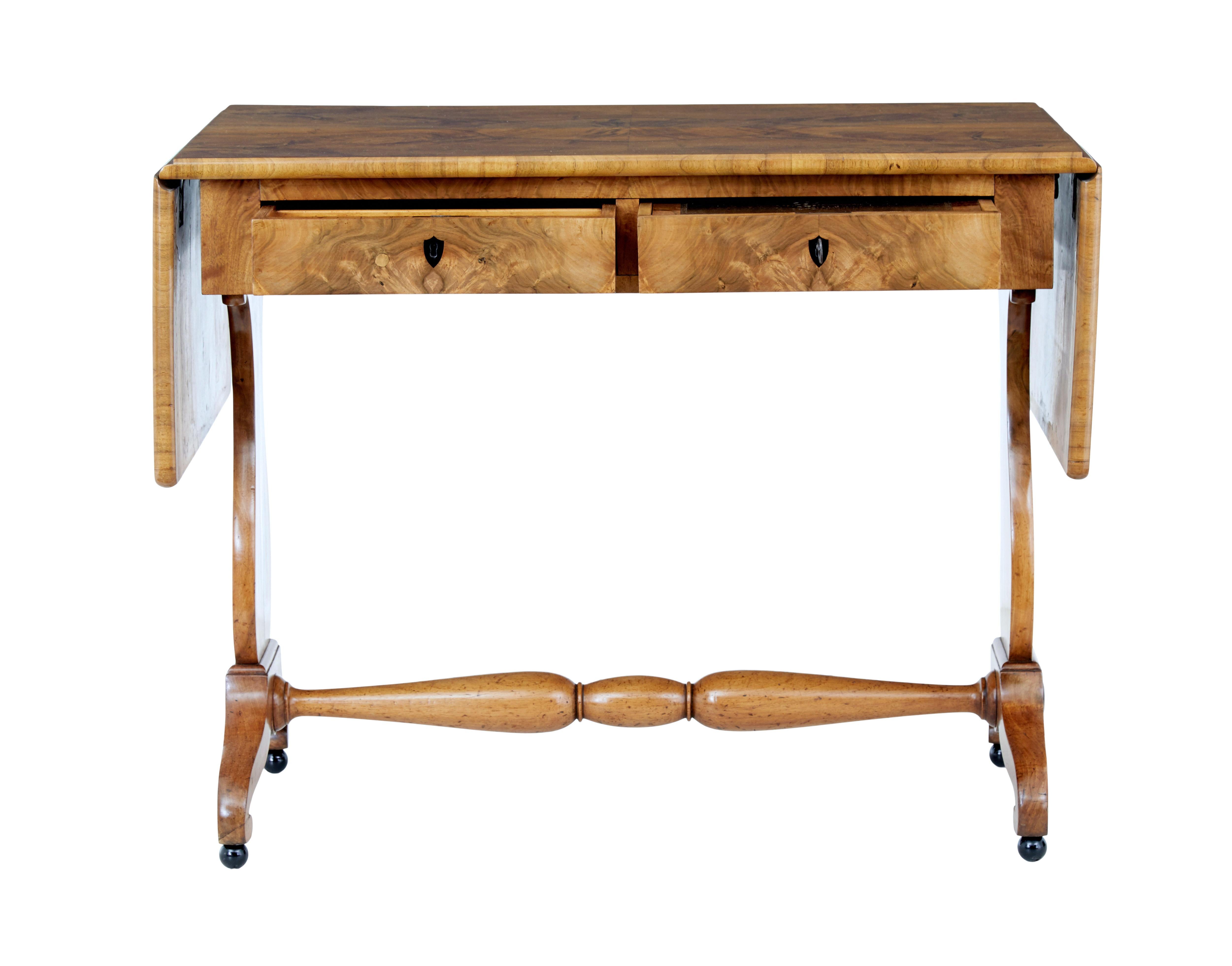 Swedish Empire Revival 1870s Birch Sofa Table with Drop Leaves and Carved Legs In Good Condition For Sale In Atlanta, GA