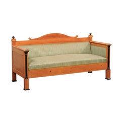 Sofá de madera de abedul de estilo Imperio Sueco con asiento y respaldo tapizados