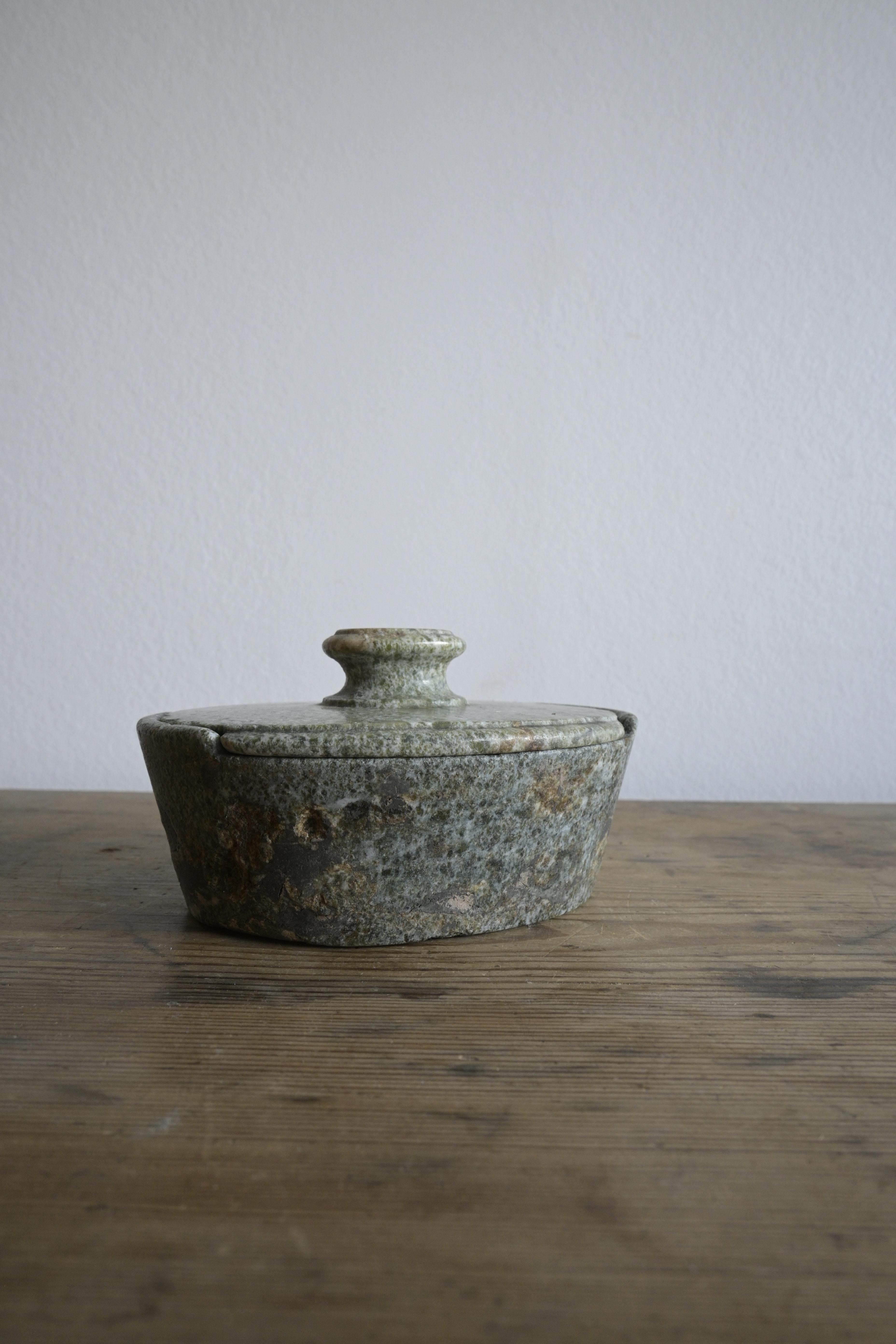 Swedish Empire style Butter Box ca 1815

Beautiful patina with its old repairs and nicks.
Made out of Swedish Kolmårds marble.

Heigth: 8 cm/3.1 inch
Depth: 11 cm/4.3 inch
Width: 15 cm/5.9 inch