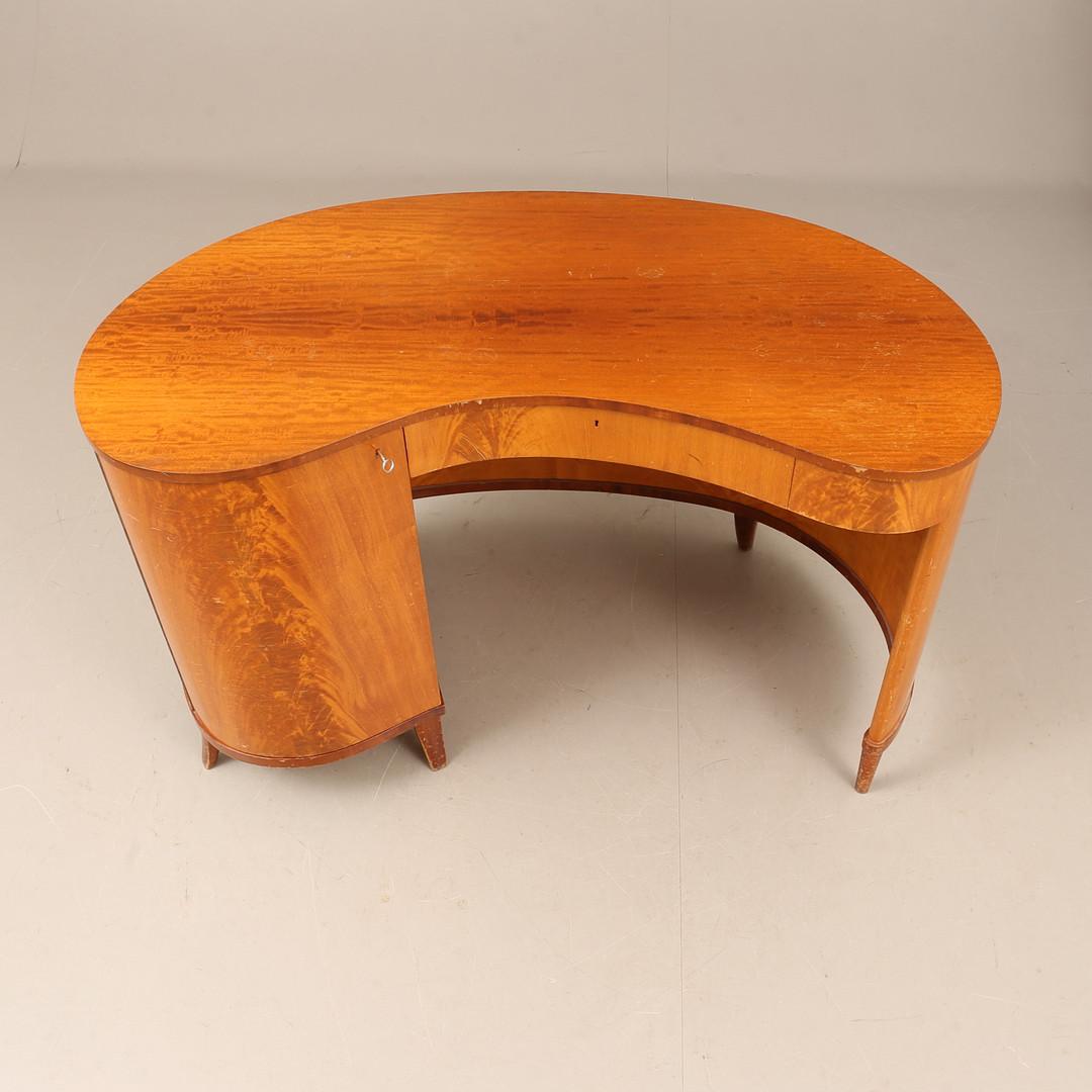 Swedish Erik Chambert art deco desk, 1940 For Sale 4