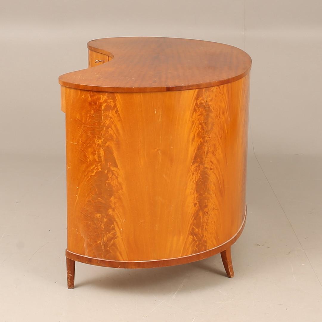 Swedish Erik Chambert art deco desk, 1940 For Sale 1