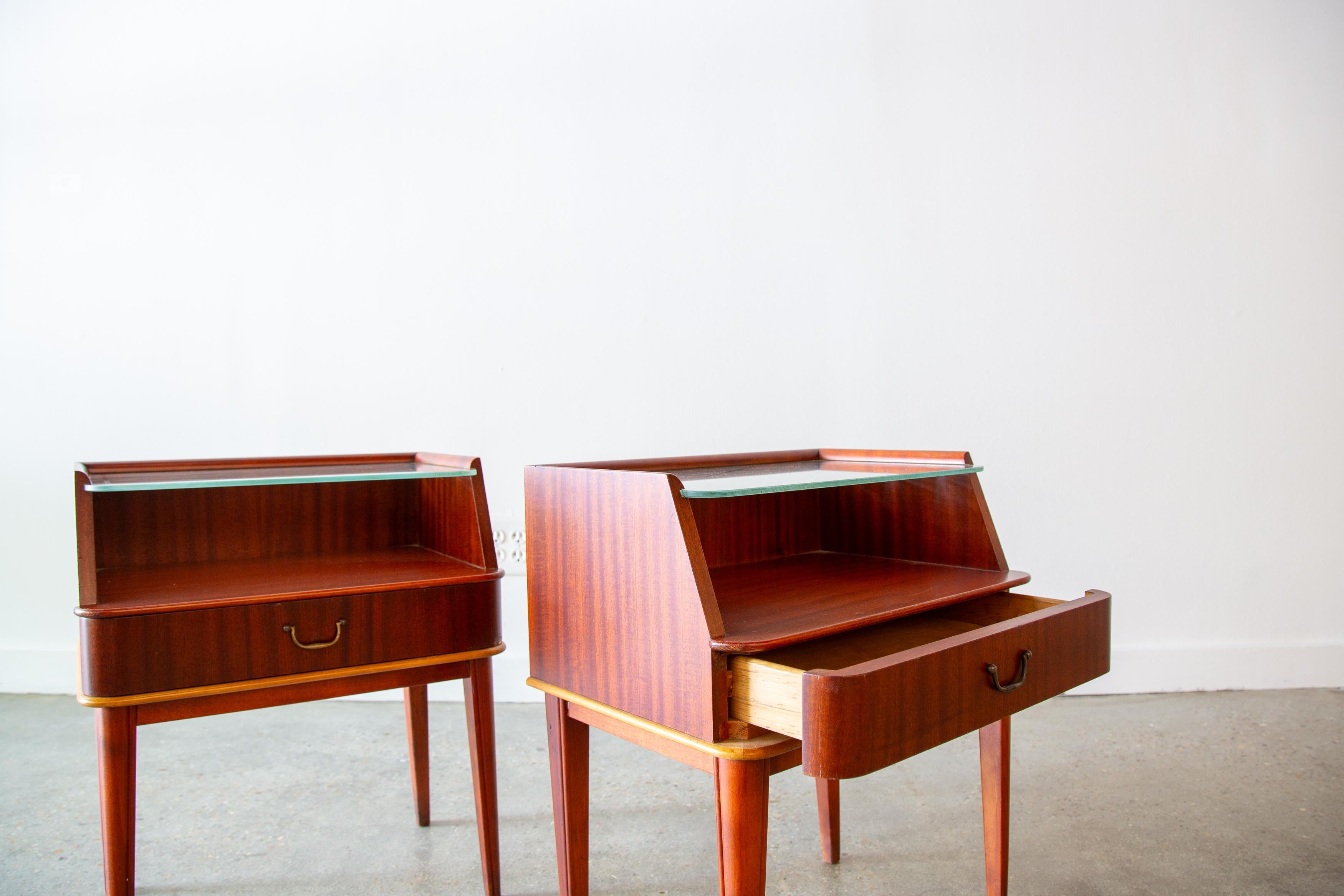 Swedish Etched Glass Petite Nightstands in Mahogany and birch fillet by Bodafors For Sale 1