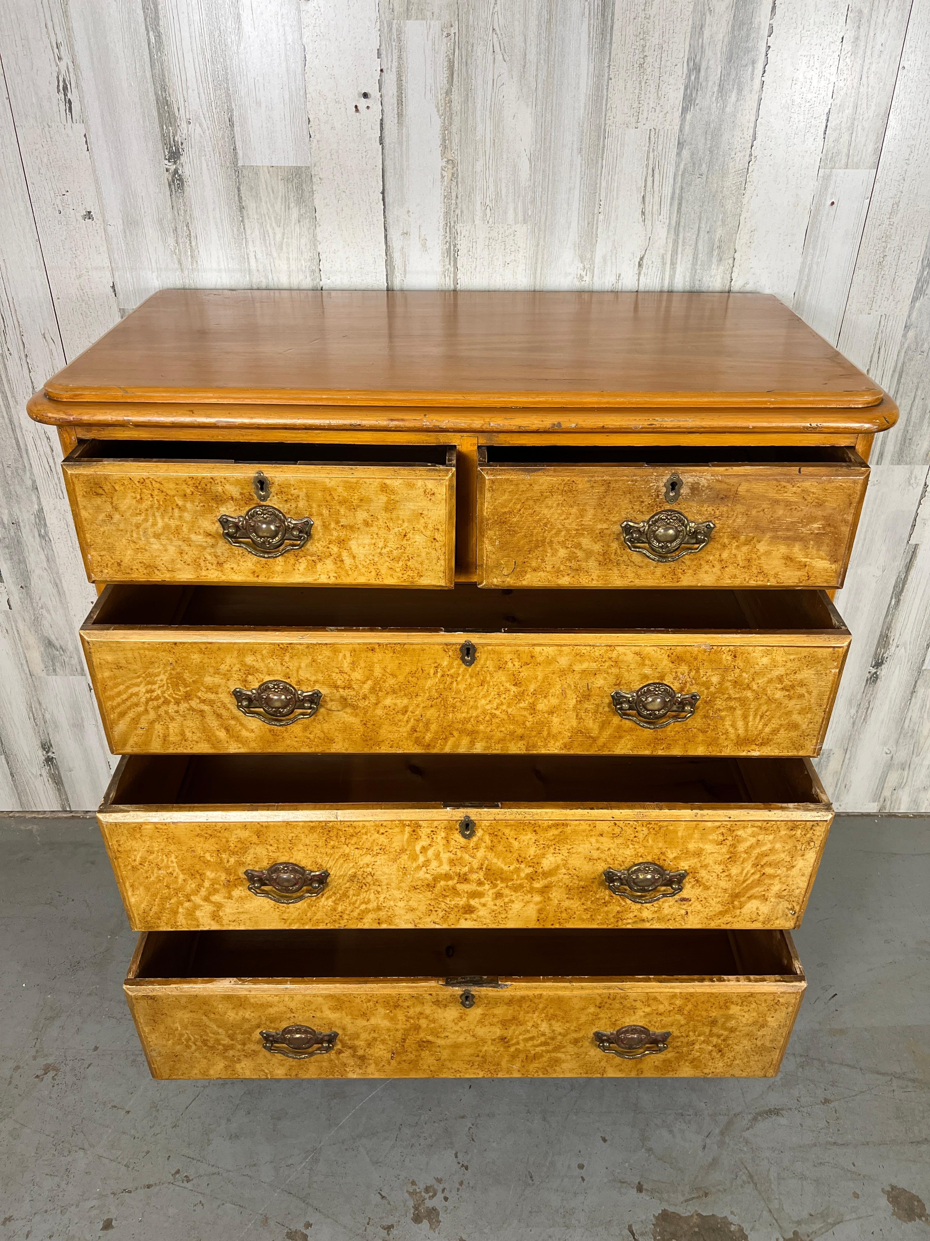 Cassettiera svedese in finto legno verniciato in vendita 11
