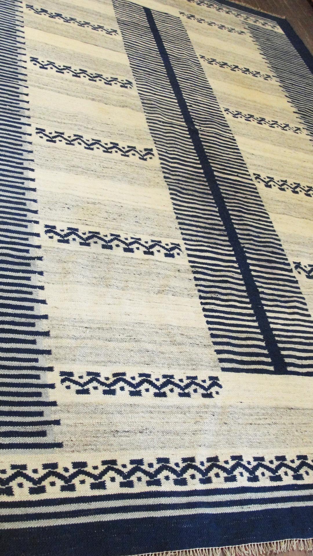 Wool Swedish Flat-Weave Carpet, 20th Century, 6'7