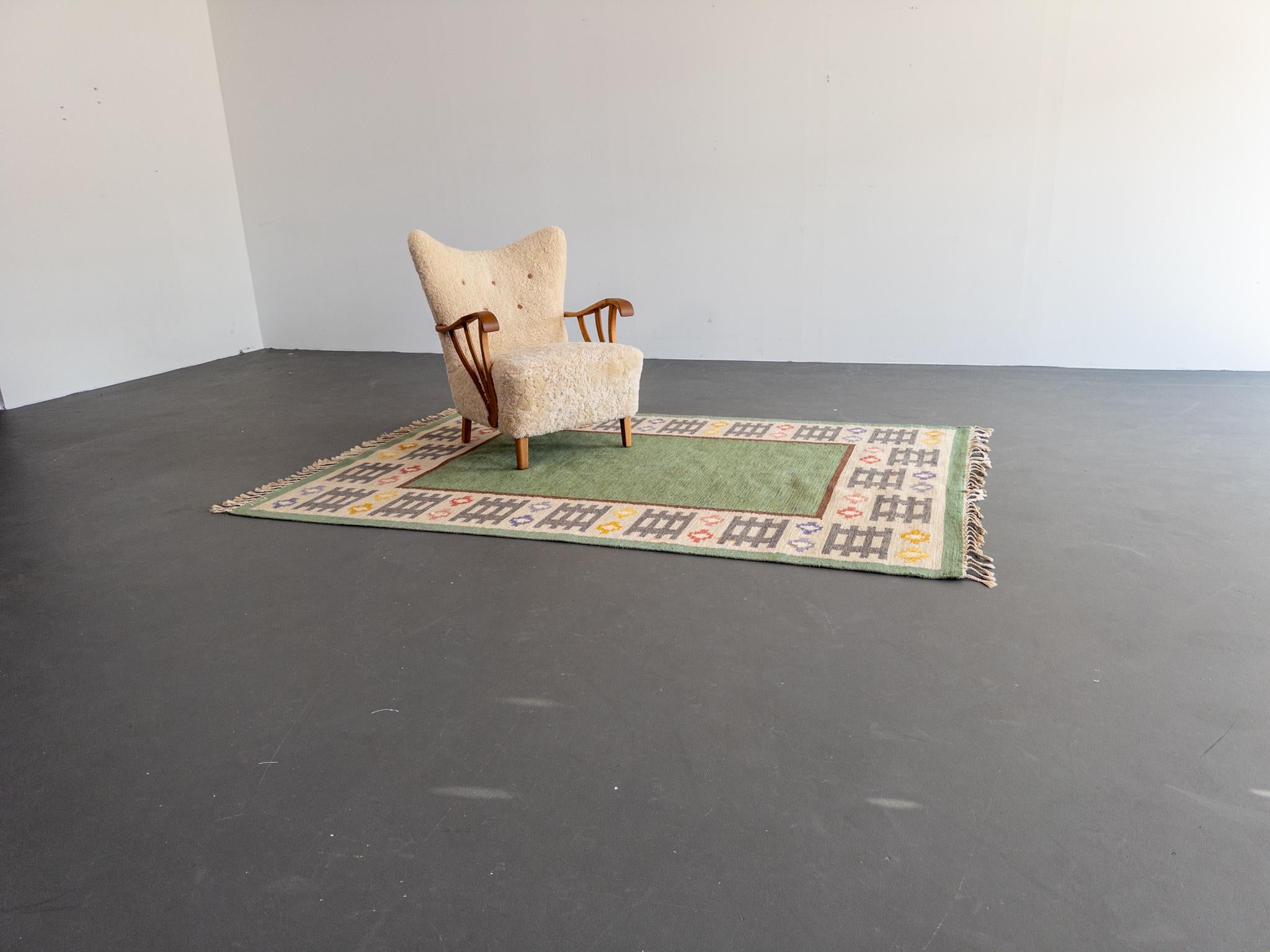Tapis suédois à tissage plat d'Anna Wengholm, années 1950 - Rölakan tissé à la main en vert et en blanc en vente 3
