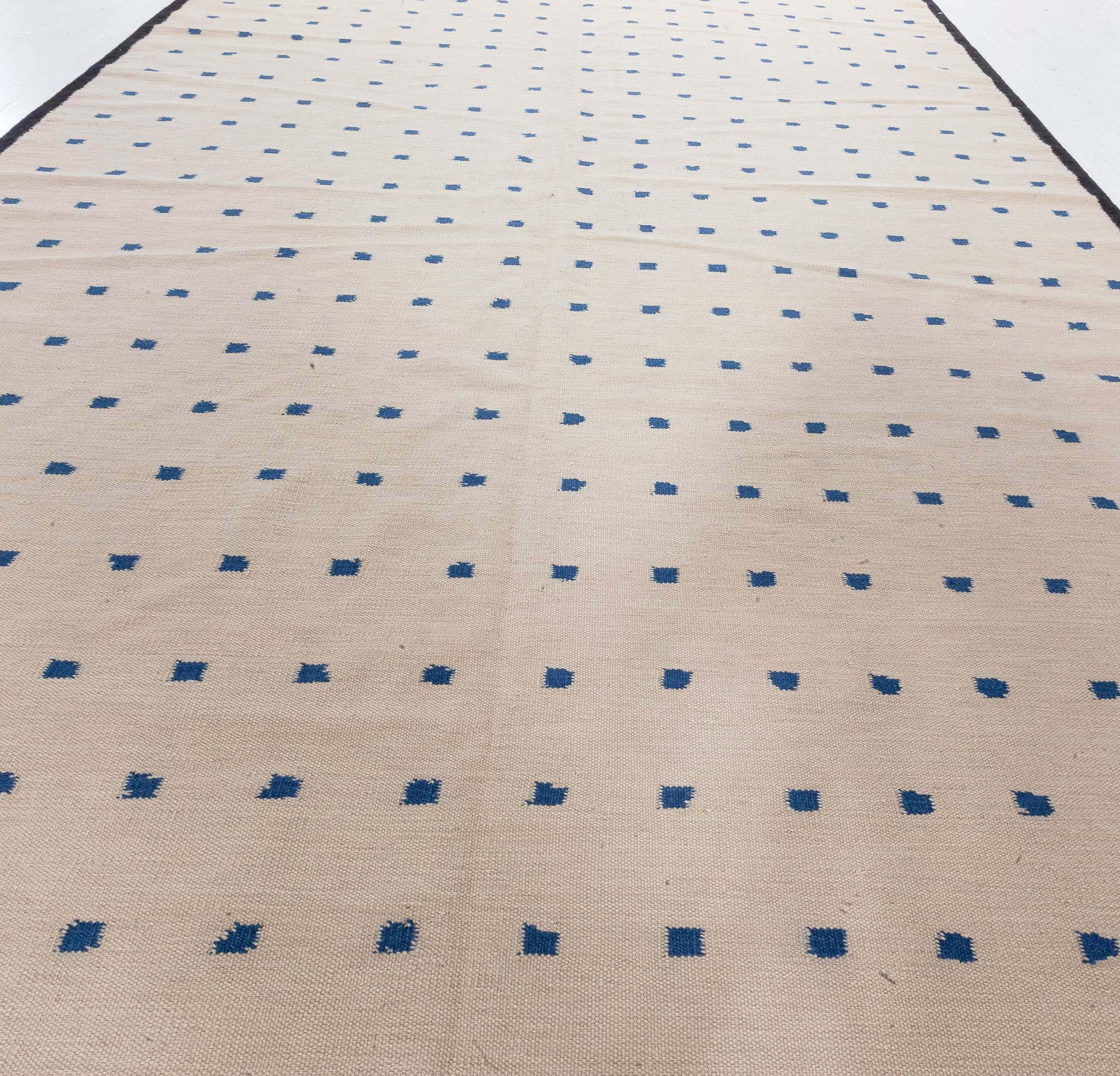 Swedish Flat Weave Rug by Doris Leslie Blau In New Condition For Sale In New York, NY