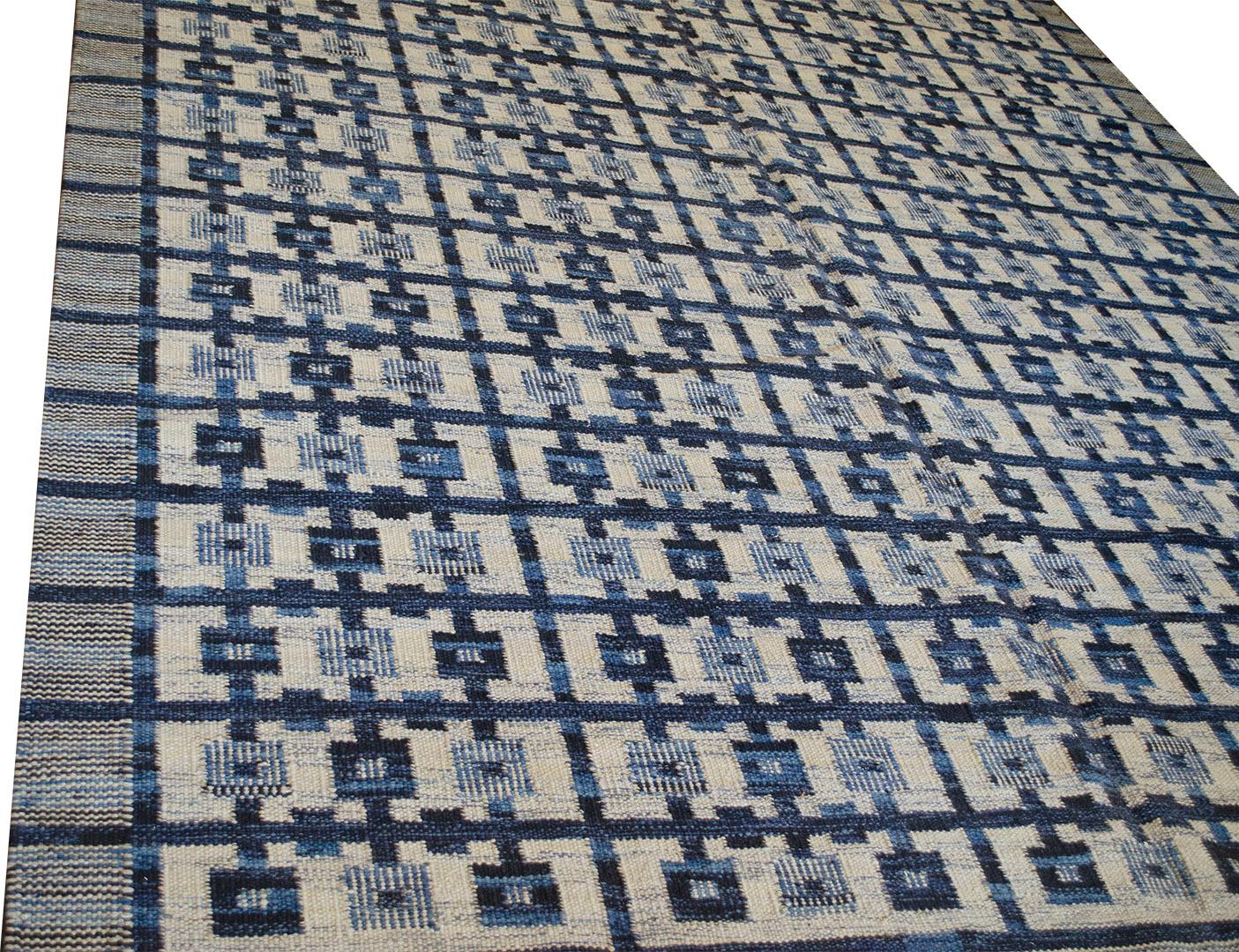 La collection suédoise s'inspire principalement des tapis suédois vintage à tissage plat, dont les motifs géométriques sont plus que jamais d'actualité au XXIe siècle. La collection moderne utilise un certain nombre de techniques de tissage à plat,