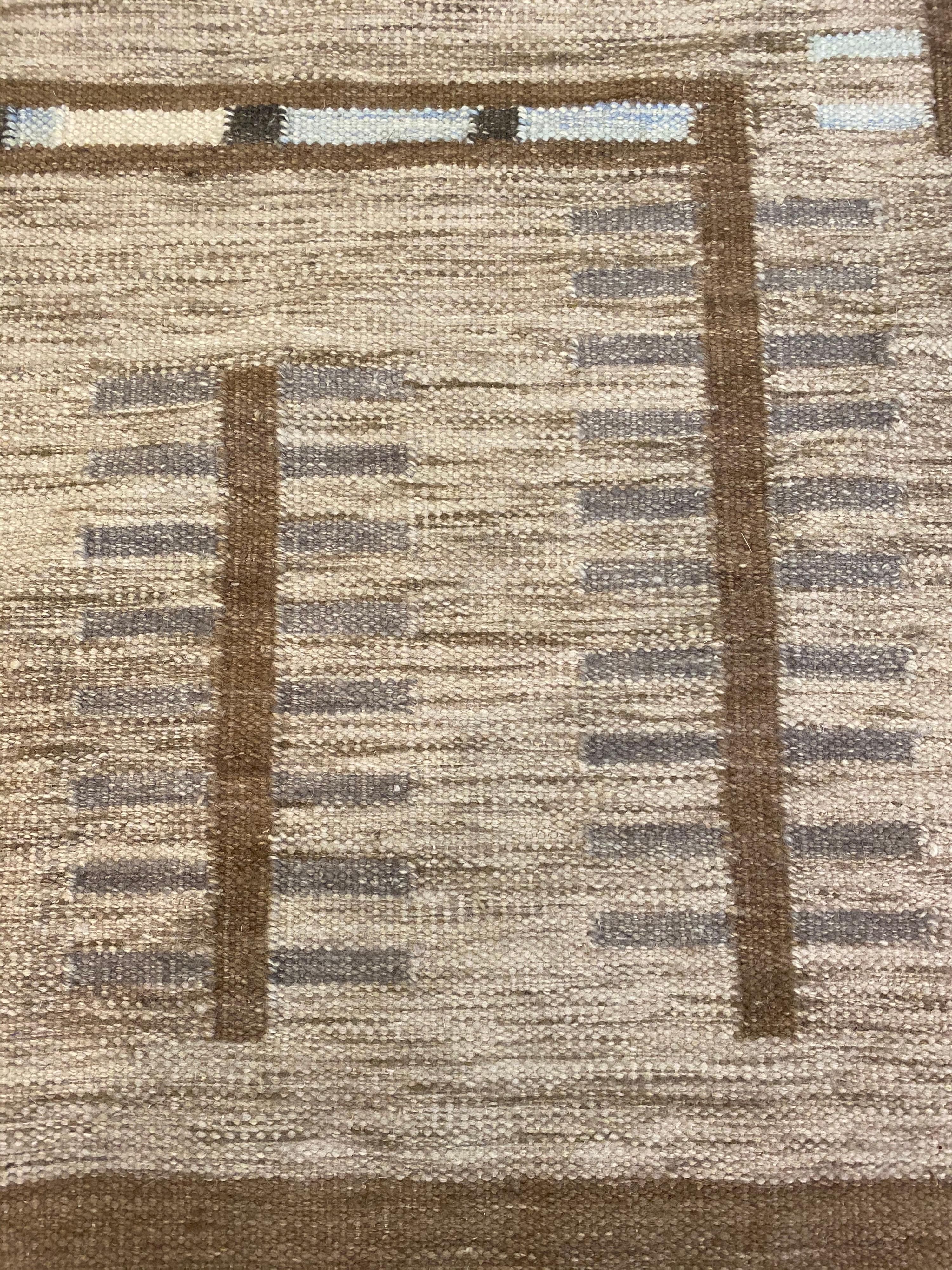 Swedish Flat-Weave Wool Carpet In Good Condition In Philadelphia, PA
