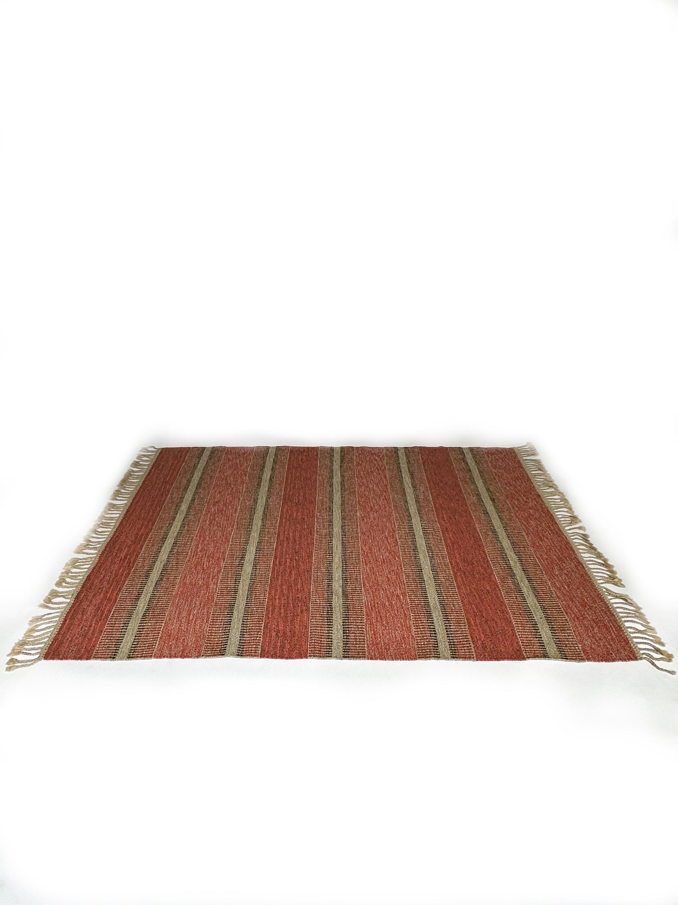 Scandinave moderne Tapis suédois en laine Röllakan Tapis moderne scandinave tissé à la main 1970 en vente