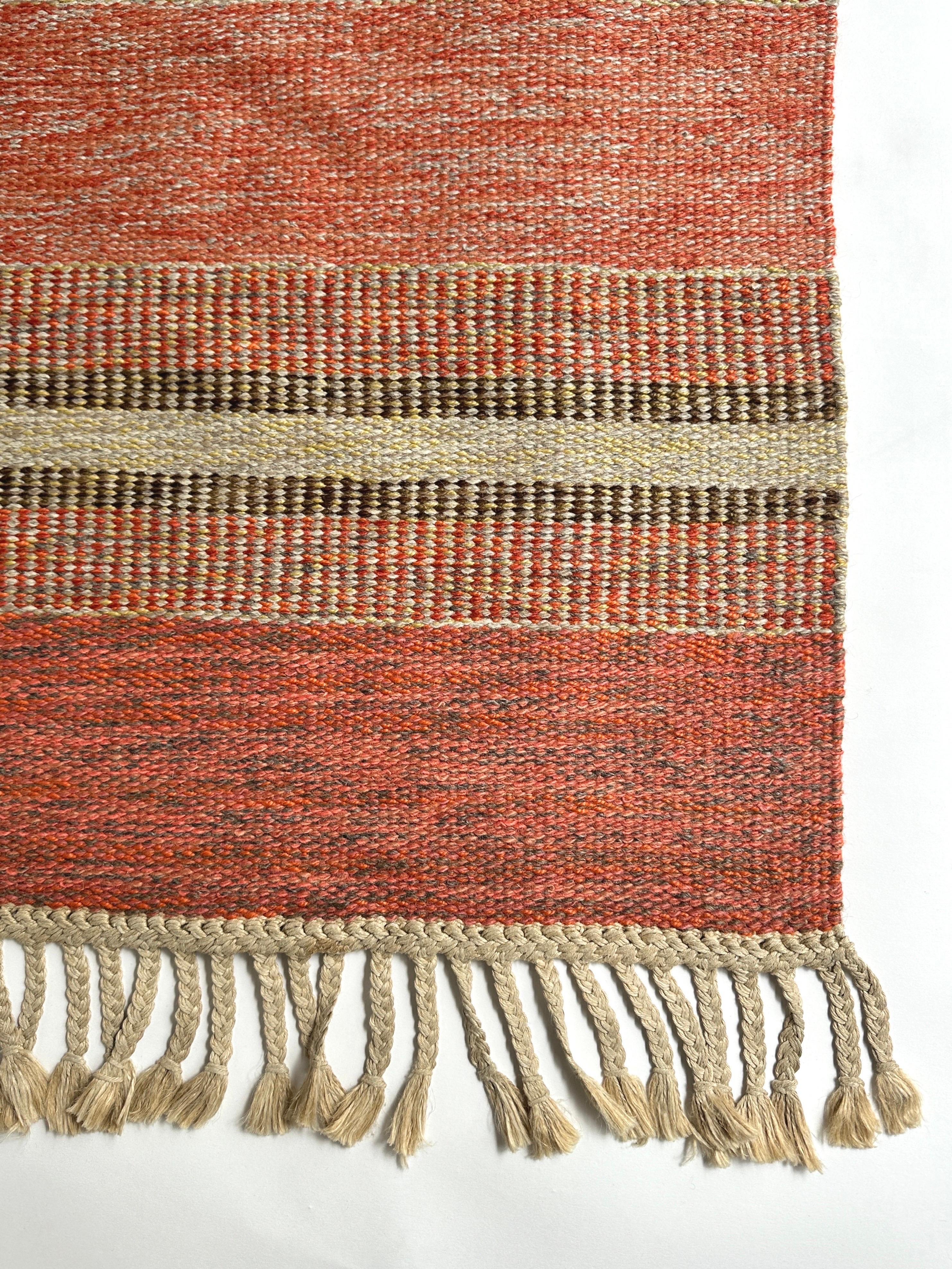 Laine Tapis suédois en laine Röllakan Tapis moderne scandinave tissé à la main 1970 en vente