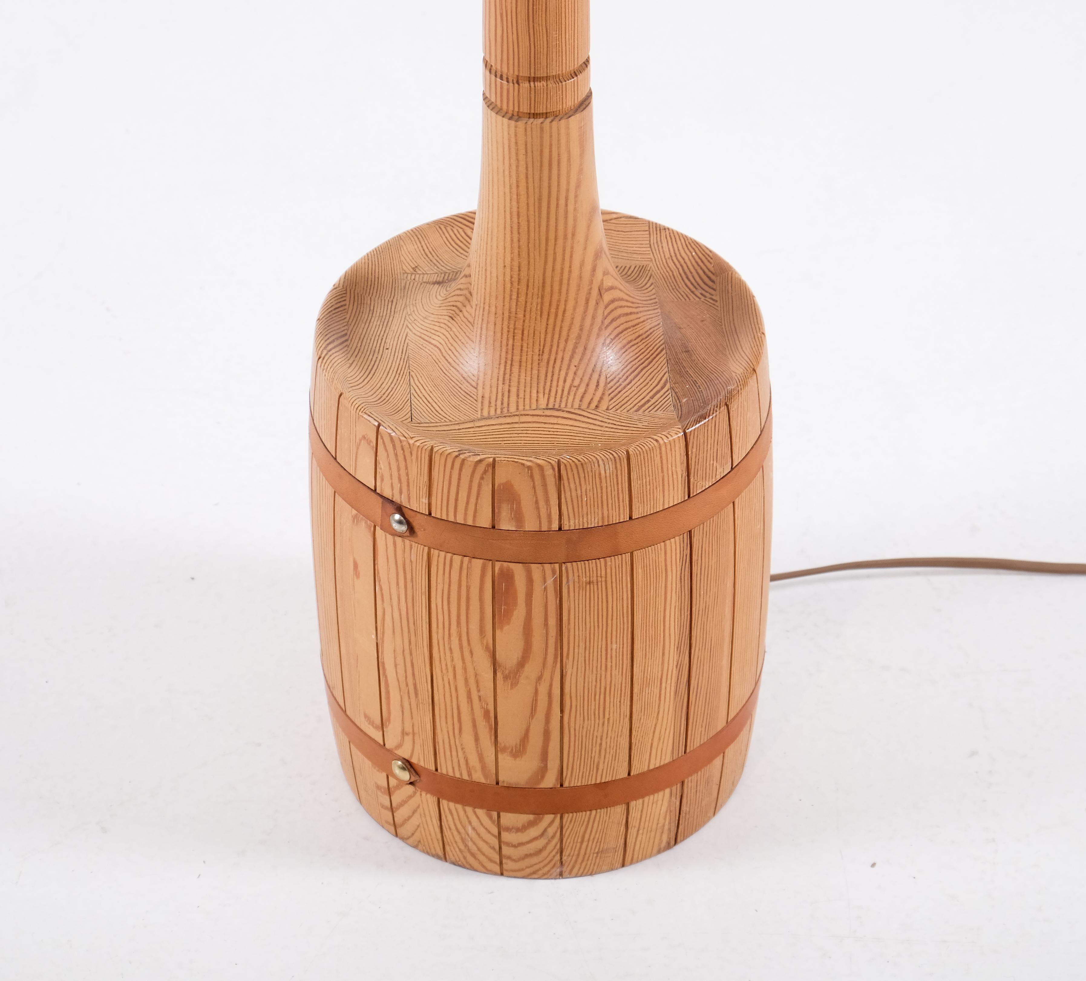 Milieu du XXe siècle Lampadaire suédois par Tranås Stilarmatur, 1960s en vente