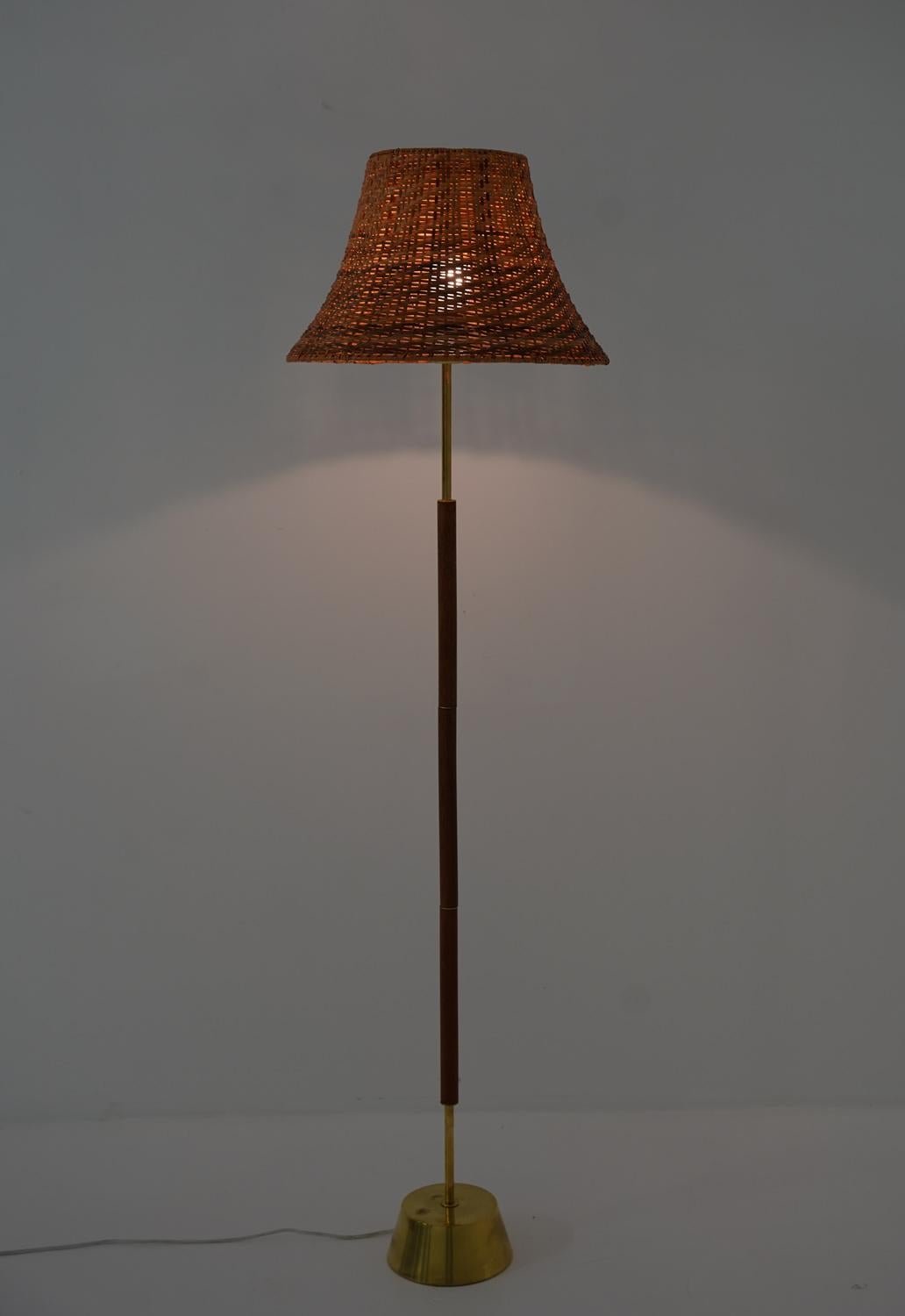 20th Century Swedish Floor Lamp in Brass and Teak by Stilarmatur Boréns For Sale