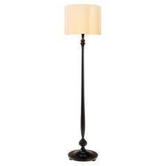 Lampadaire suédois à motifs sculptés pour Nordiska Kompaniet, Suède, vers 1920