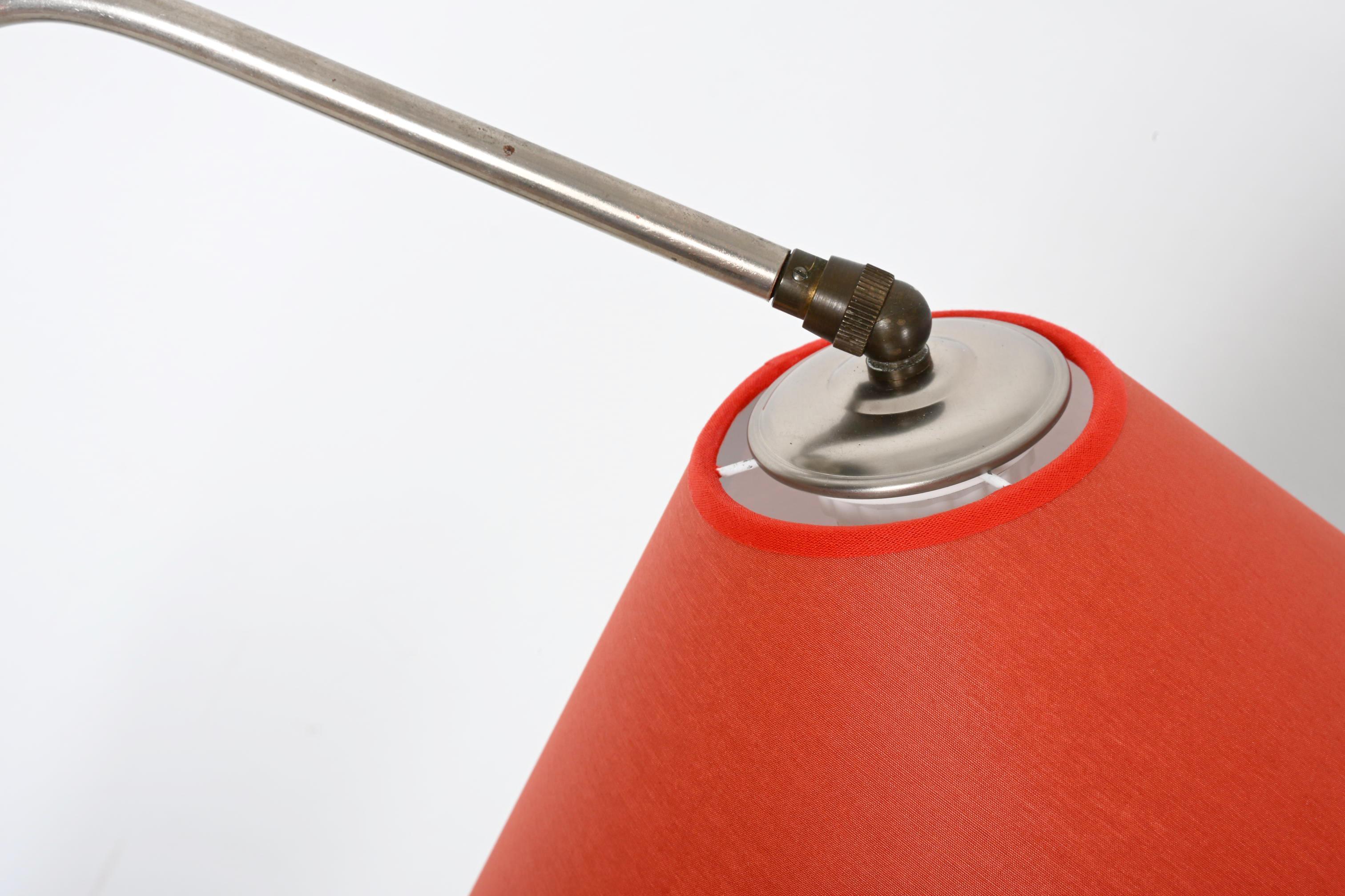 Faggio Lampada da terra svedese con manico e base torniti in legno in vendita