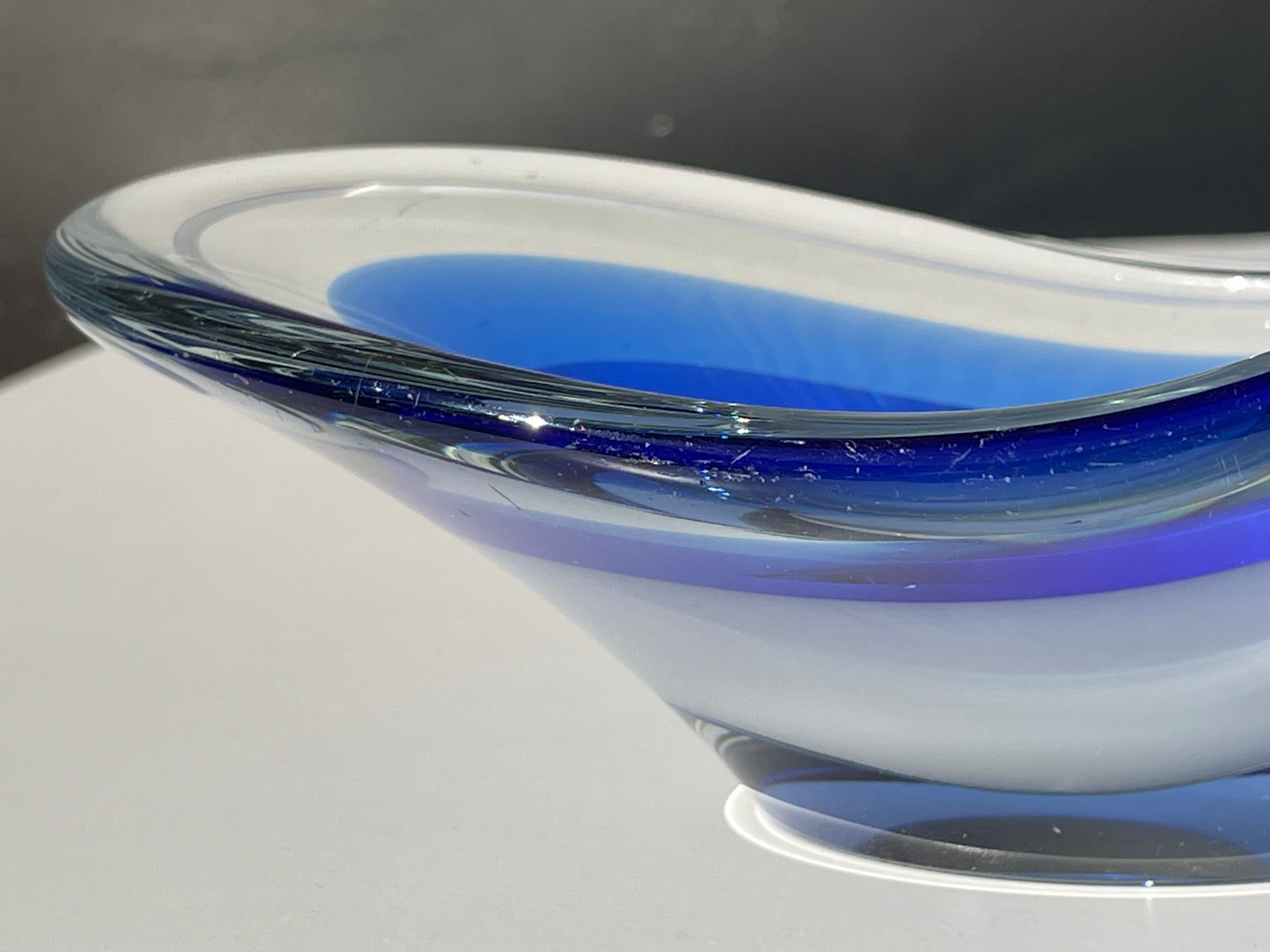 Flygsfors 1956 Blue Coquille Art Glass Bowl, Sweden For Sale 7