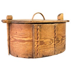 Swedish Folk Art 19th-Century Bentwood Box in Pine