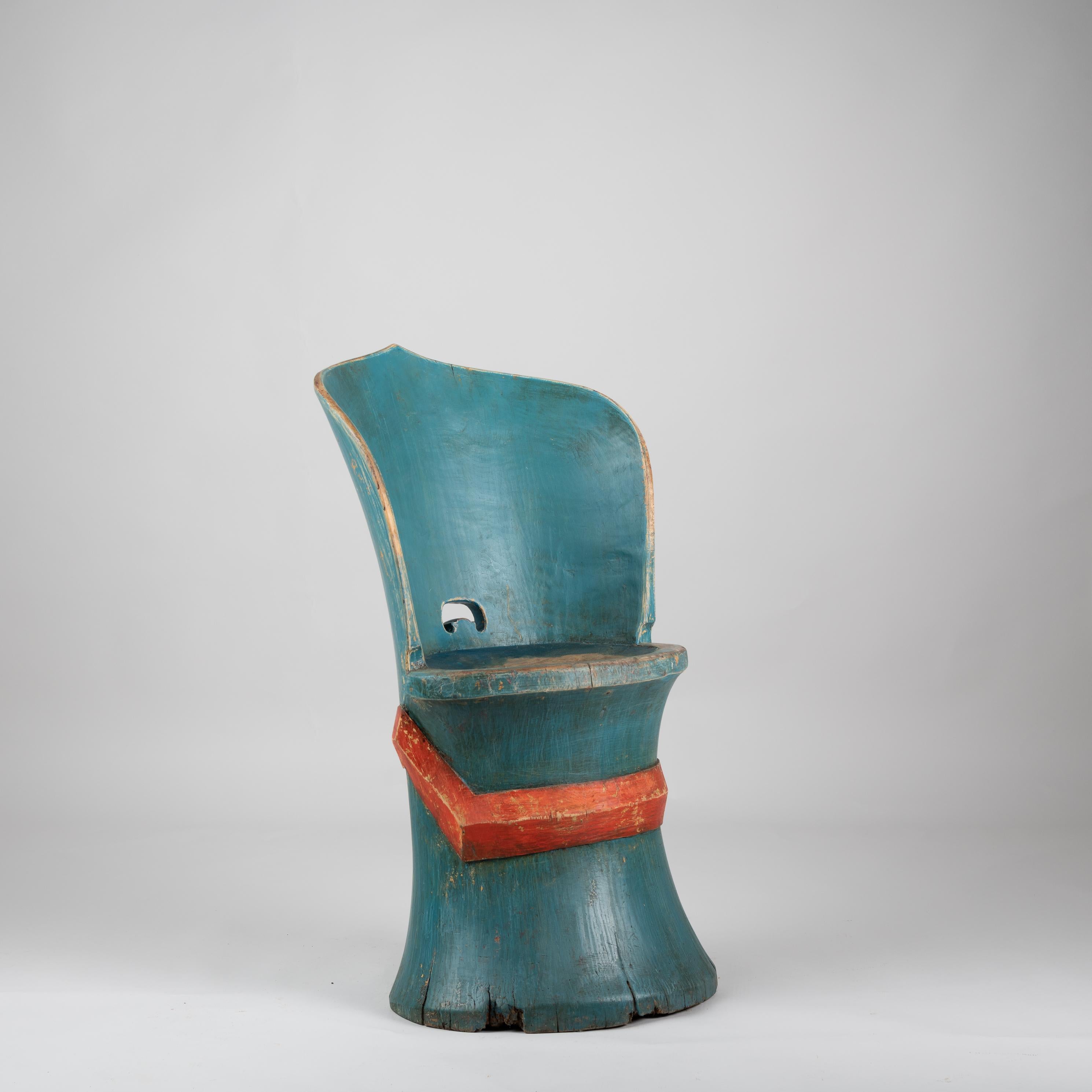 Swedish Folk Art Blue and Orange Kubbstol Chair In Good Condition In Kramfors, SE
