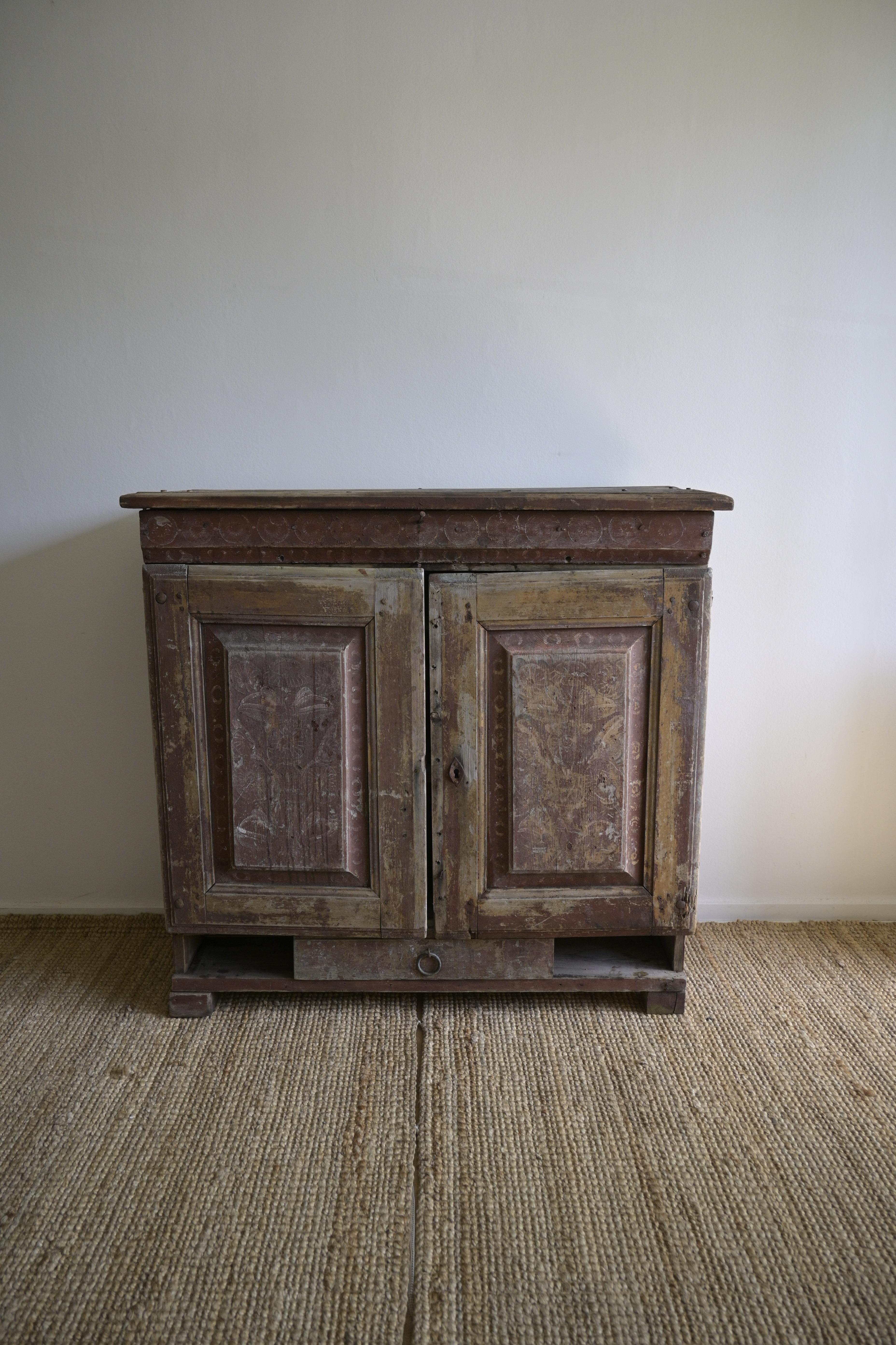 Schwedischer Volkskunstschrank, ca. 1780-1830 aus Dalarna im Angebot 6