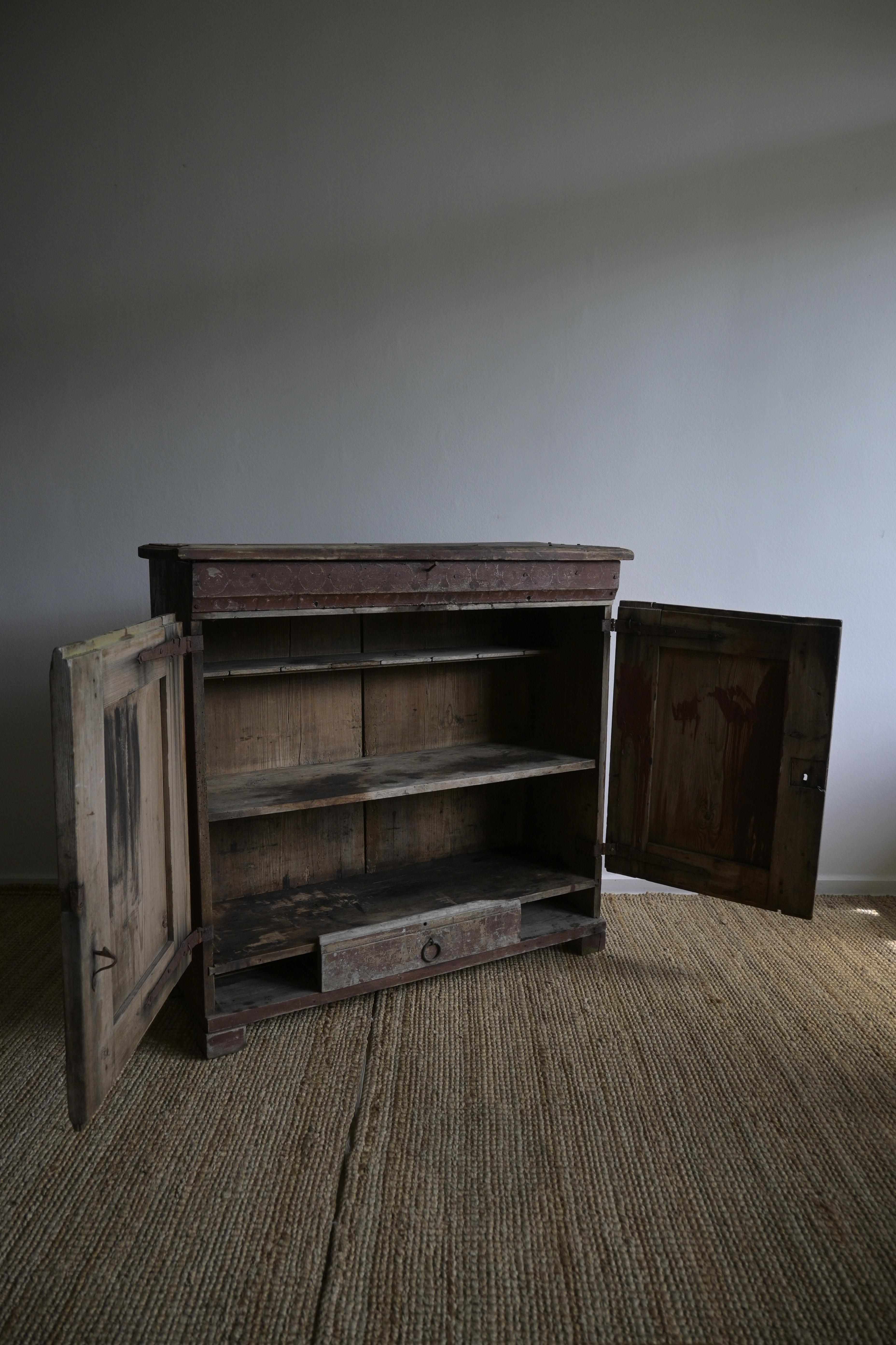 Schwedischer Volkskunstschrank, ca. 1780-1830 aus Dalarna im Angebot 7