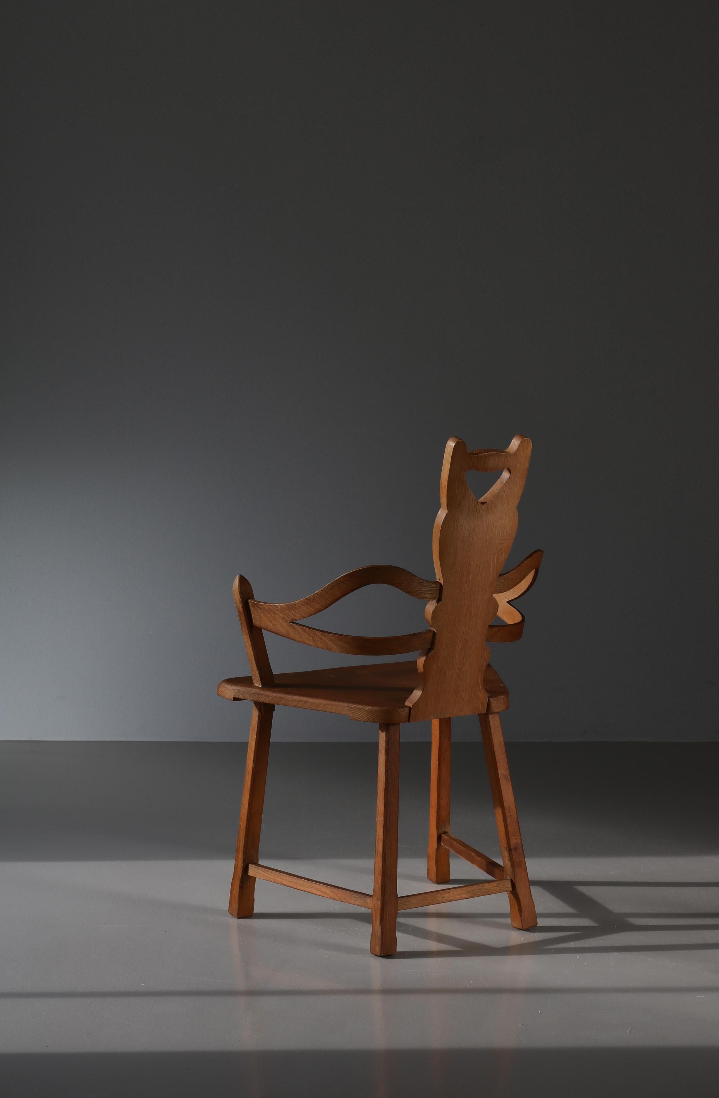 Swedish Folk Art Chair Handmade in Oakwood, 1900s In Fair Condition For Sale In Odense, DK