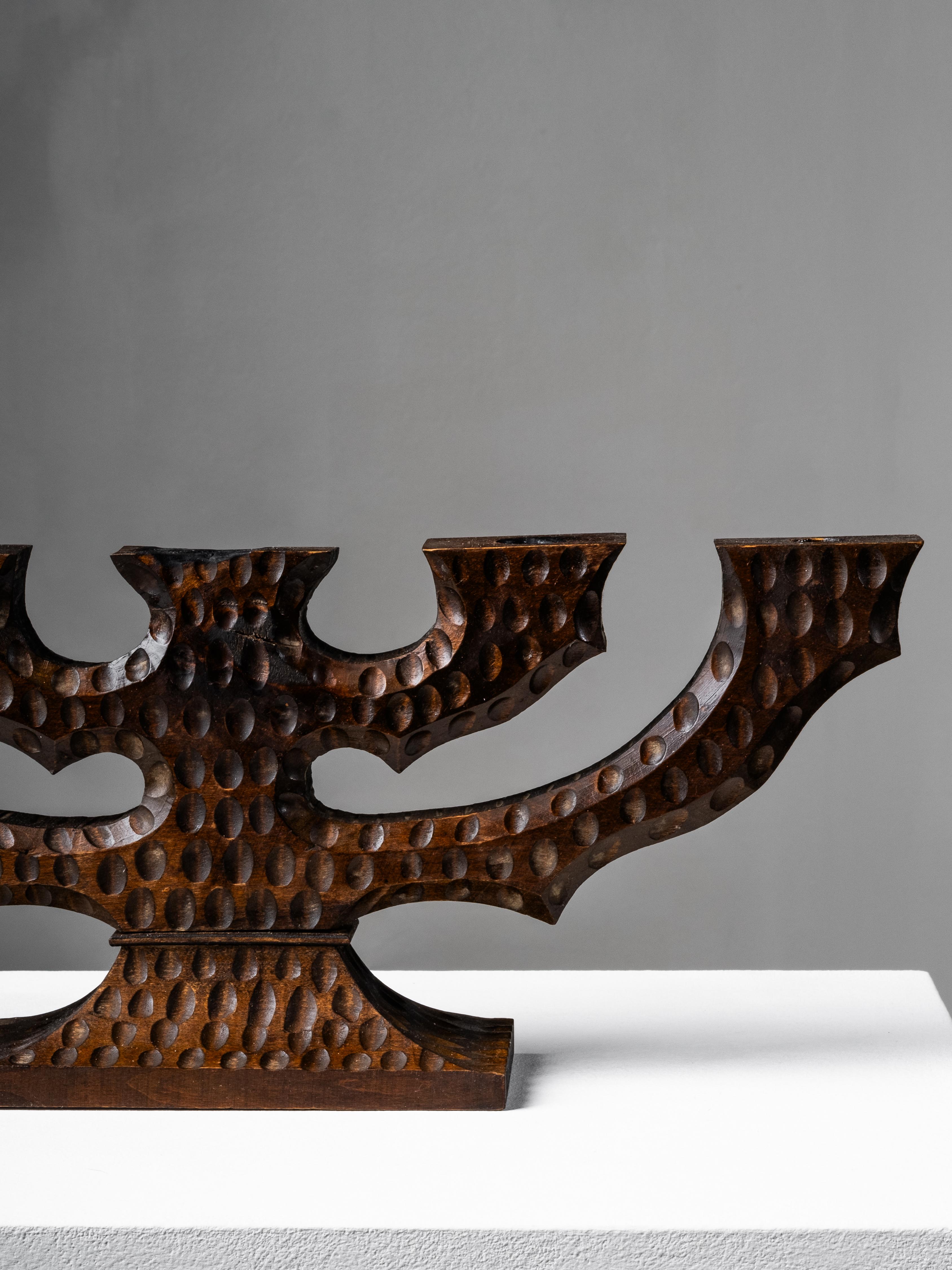 Swedish Folk Art Hand-Carved Wooden Candelabra, 1940s In Fair Condition For Sale In Karis, Nyland