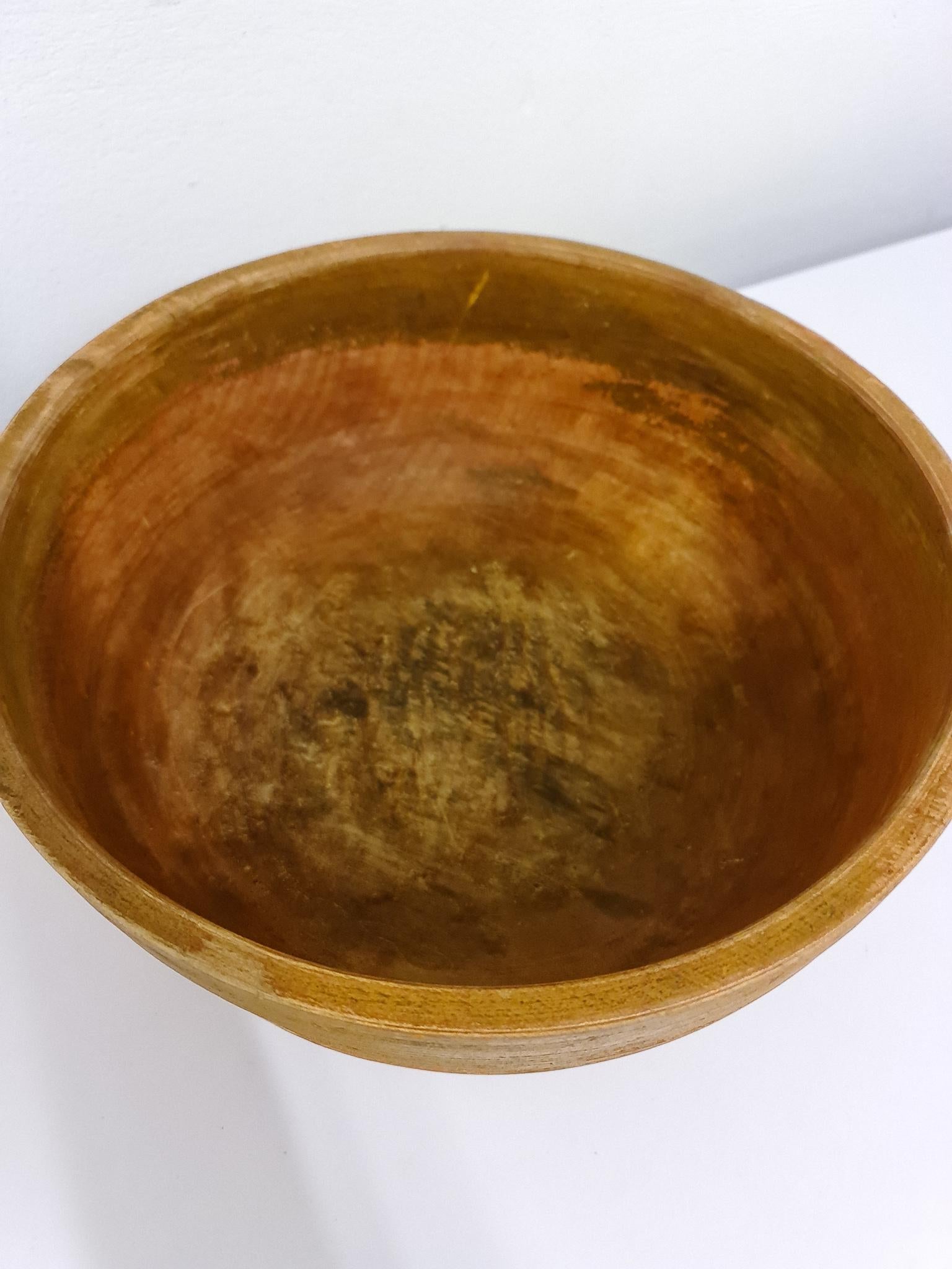 Swedish Folk Art, Large Unique Early 19th Century Farmers Bowl Painted Wood For Sale 4
