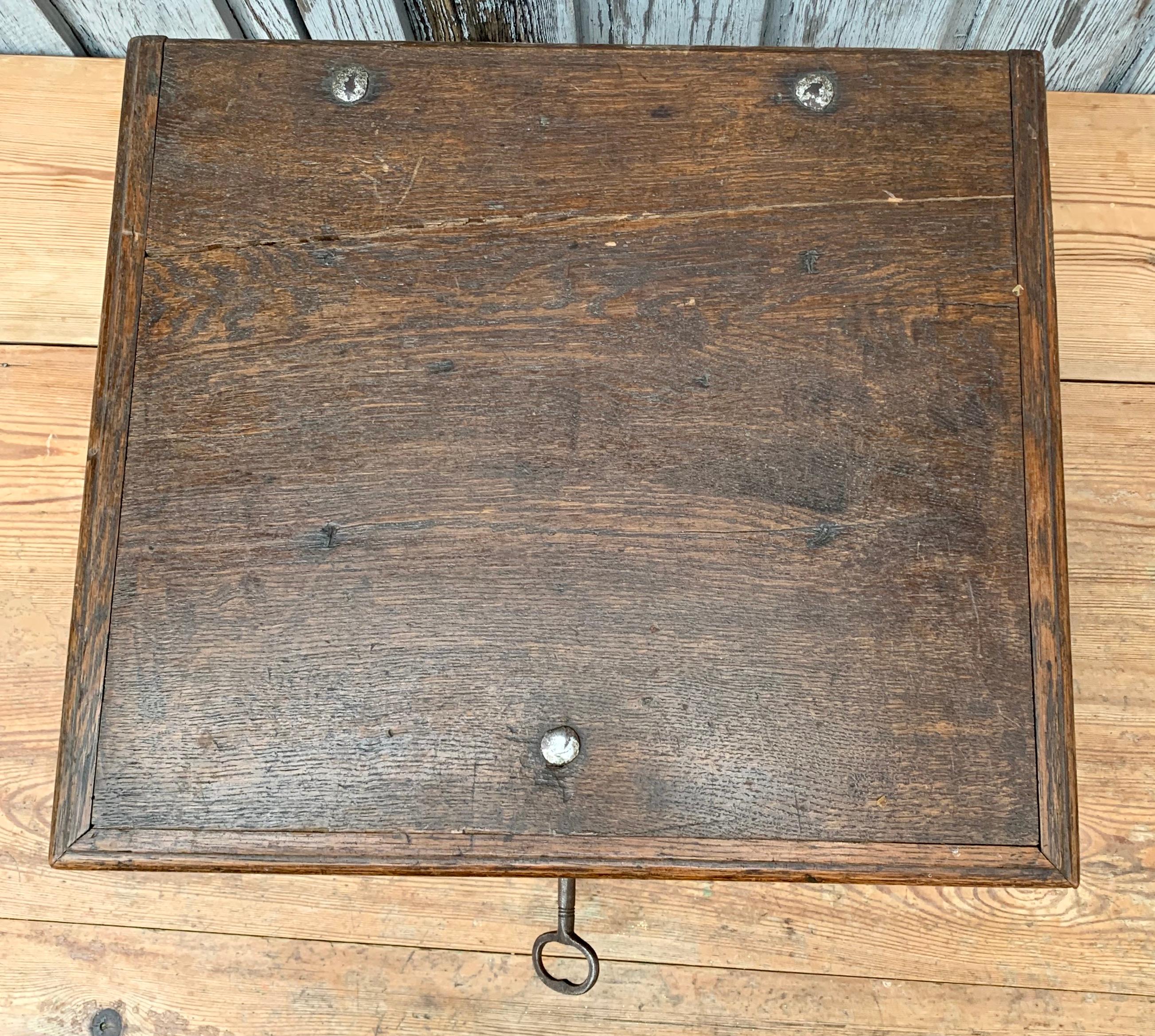 Caja de roble de arte popular sueco, fechada en 1783 en Bueno Estado en Haddonfield, NJ