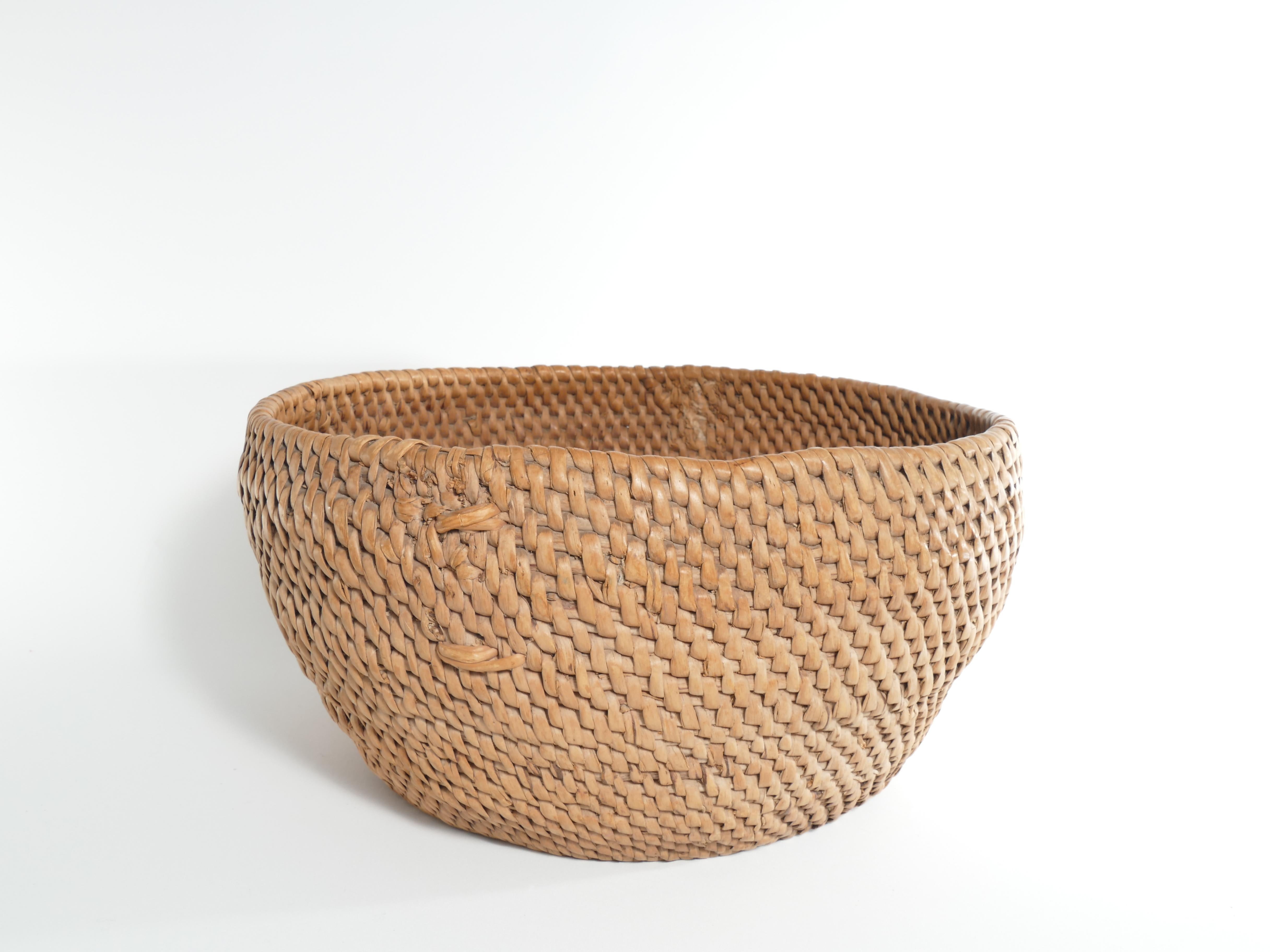 Hand-Crafted Swedish Folk Art Root Basket, Sweden 19th century For Sale