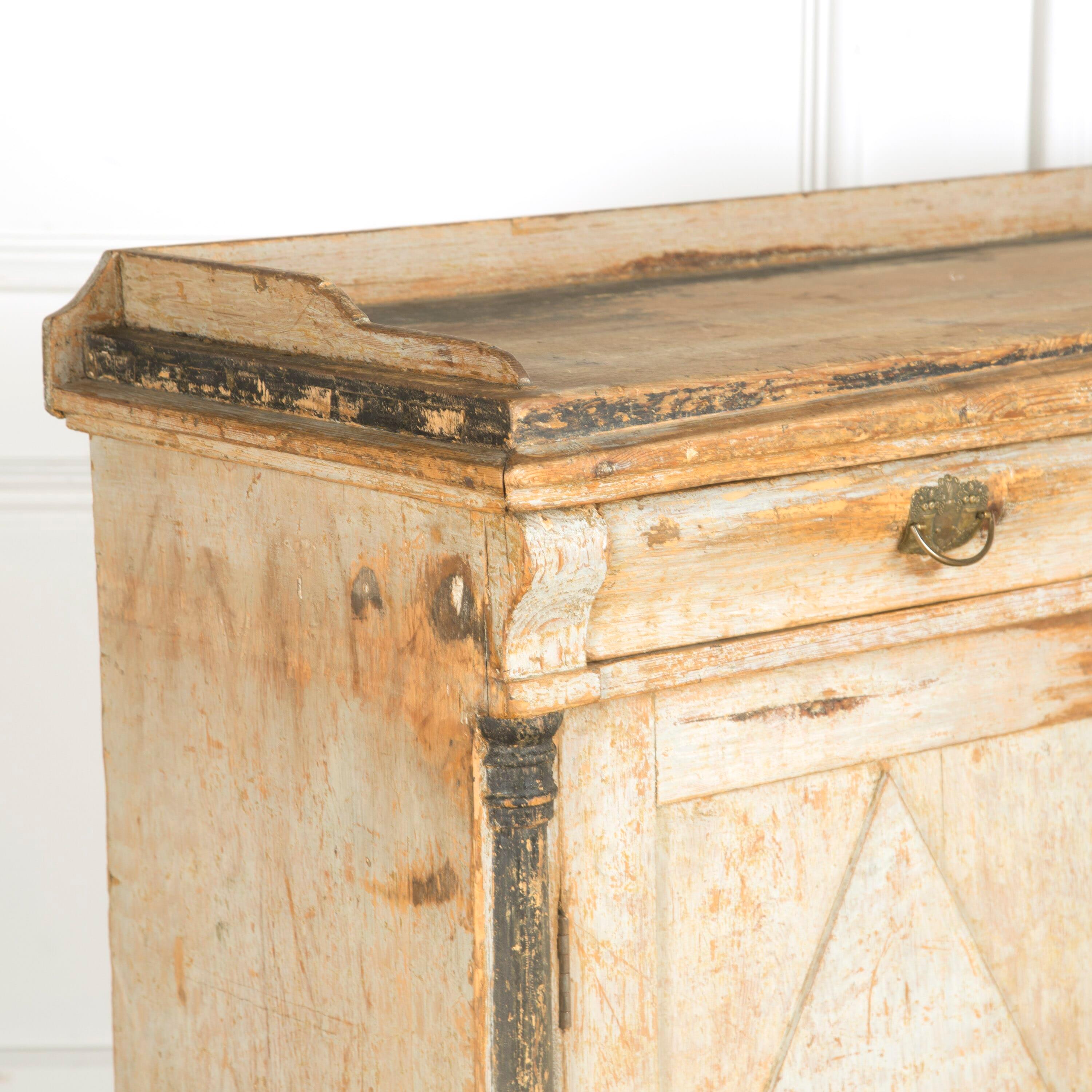 Swedish Folk Art Sideboard In Good Condition In Gloucestershire, GB