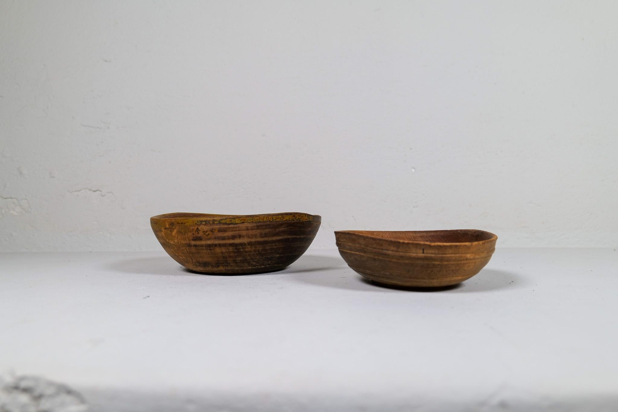 Swedish Folk Art, Unique 19th Century Farmers Bowls set of 2 In Fair Condition For Sale In Hillringsberg, SE