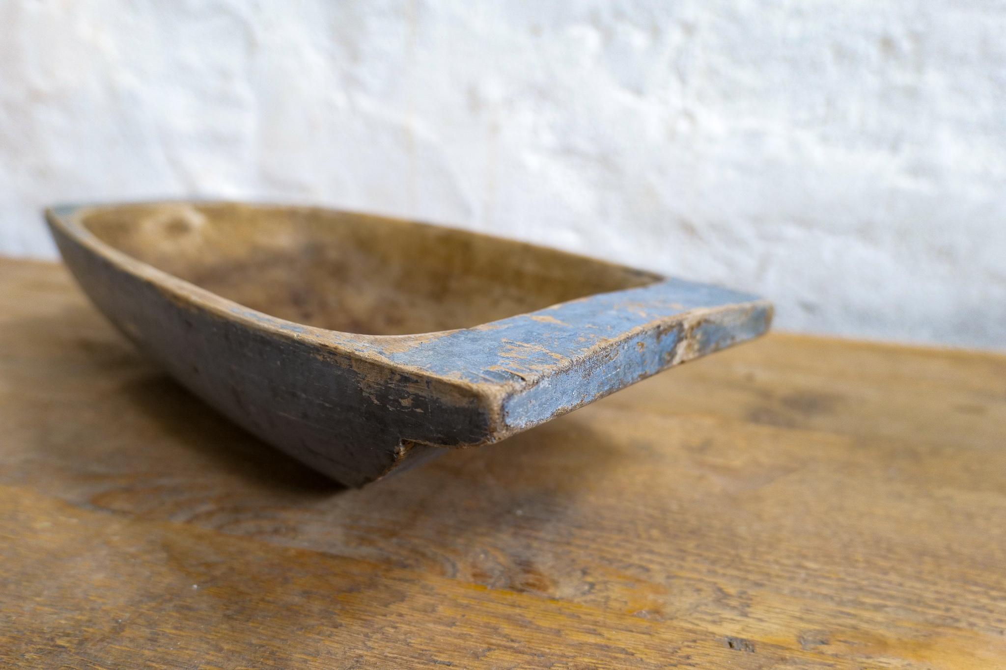 Swedish Folk Art, Unique Blue Colored 19th Century Large Farmers Bowl For Sale 3