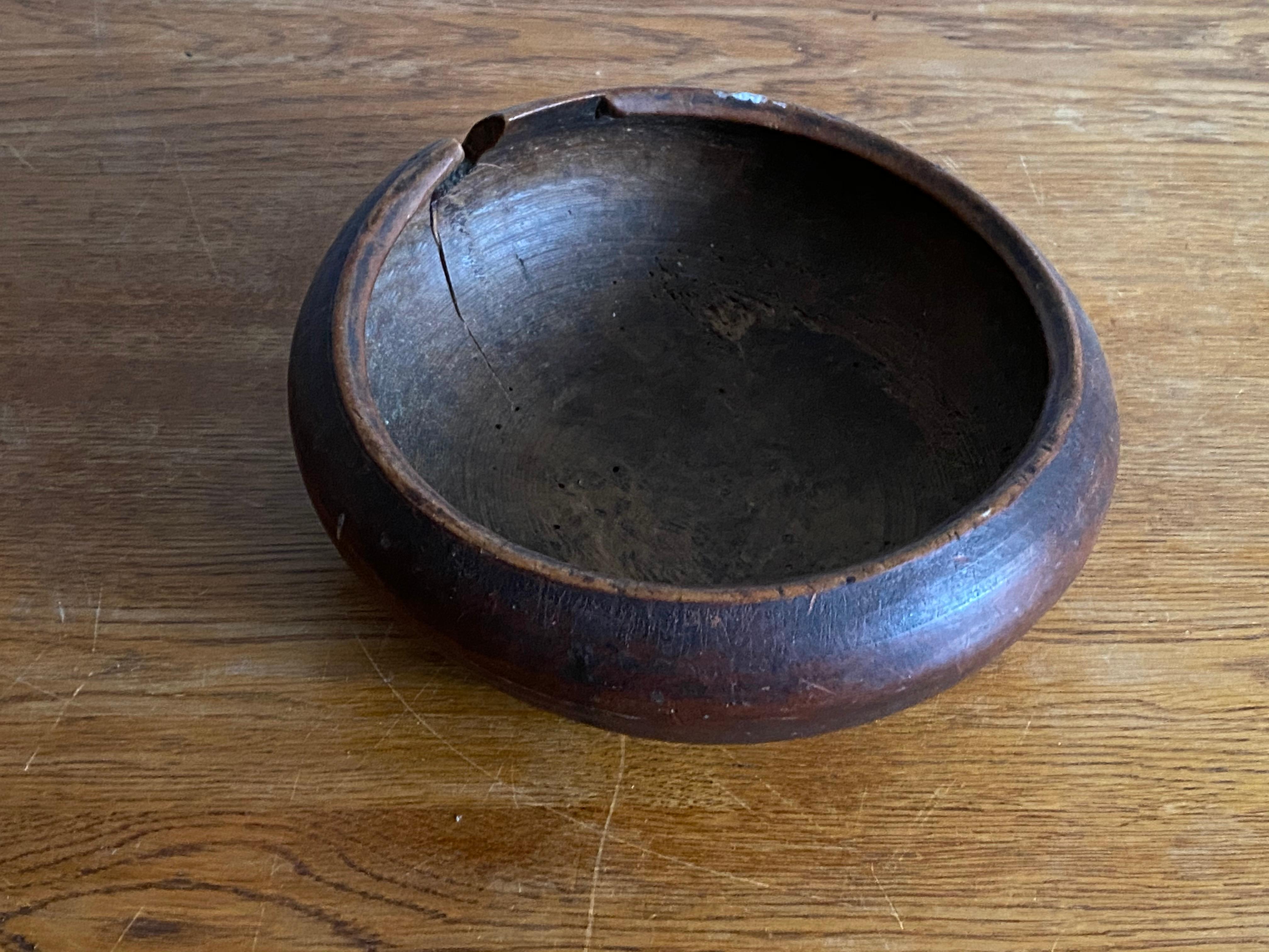 Swedish Folk Art, Unique Small and Organic 19th Century Farmers Bowl, Wood 1