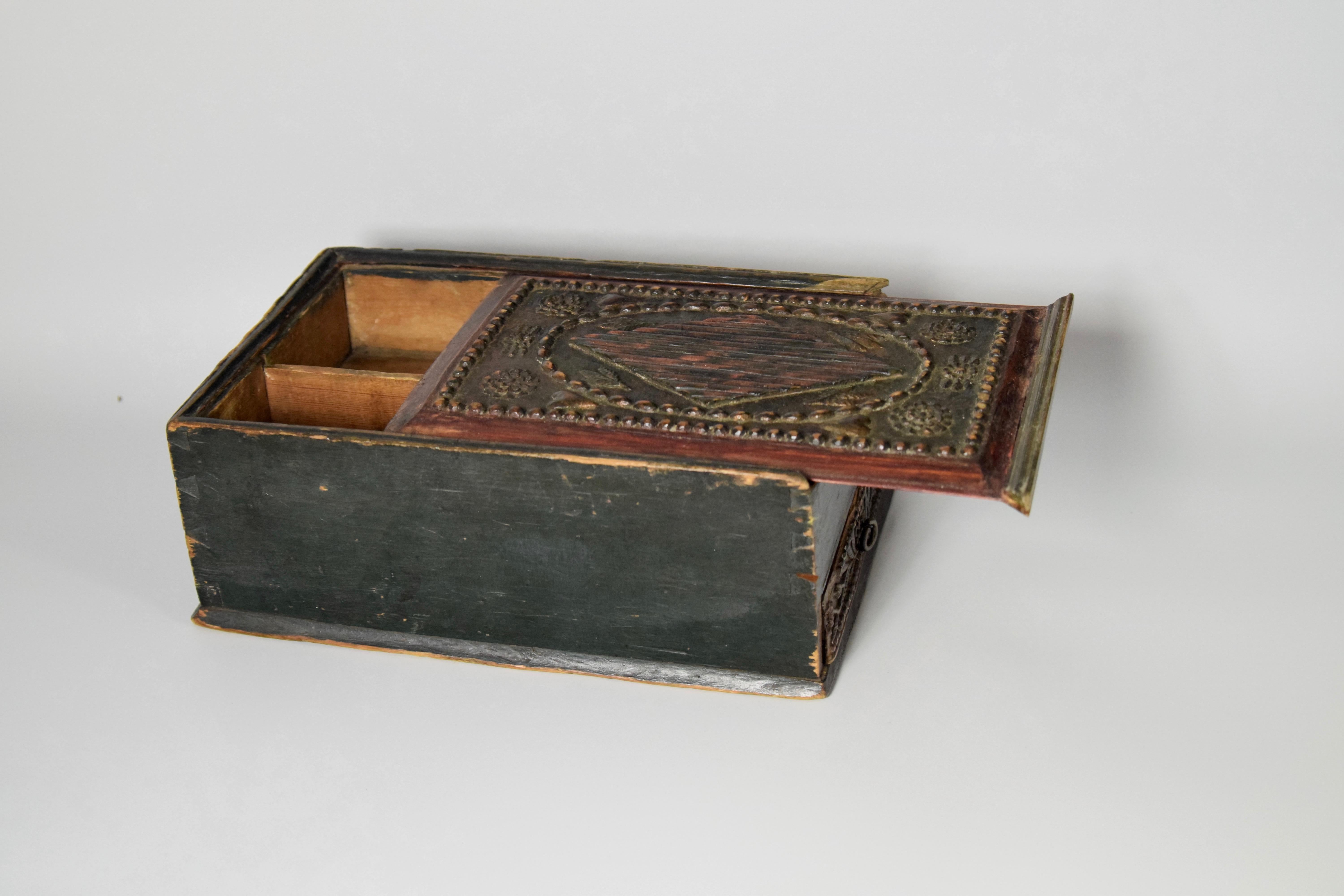 Swedish Folk Art Wedding Box, Late 18th Century In Good Condition For Sale In everton lymington, GB