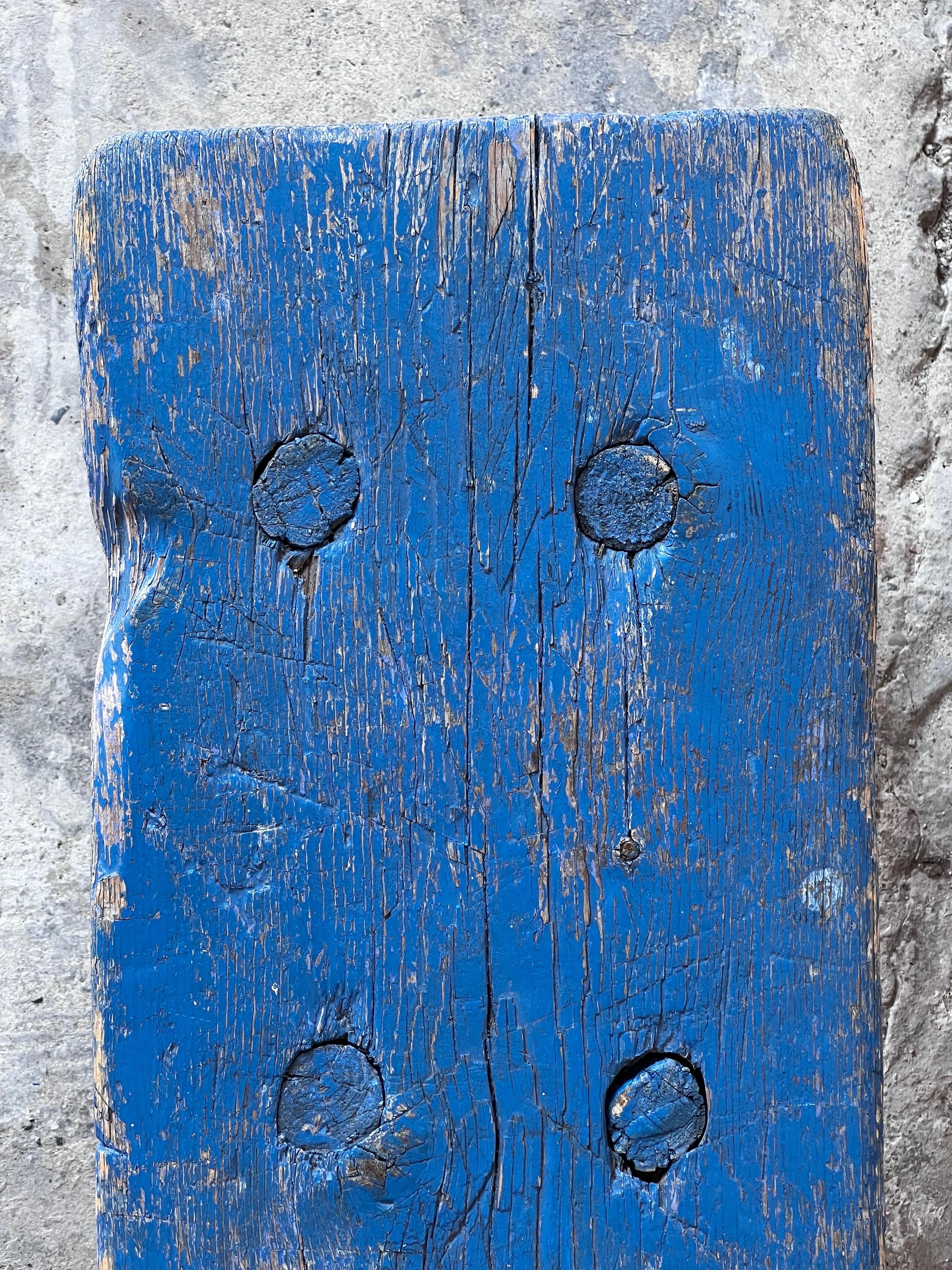 Tabouret folklorique suédois bleu Daté fin 1800 Art populaire Sièges paysans en vente 4