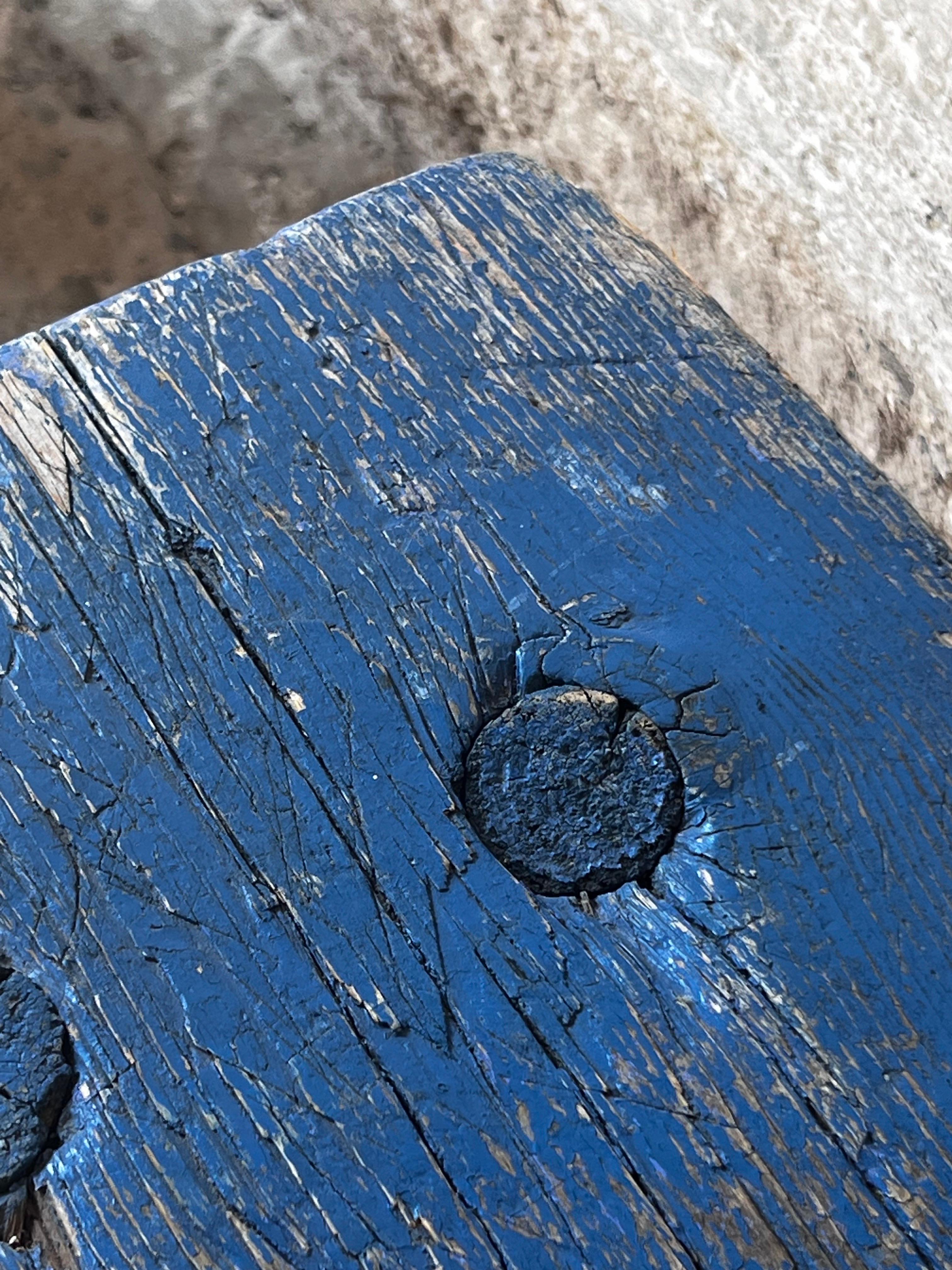 Tabouret folklorique suédois bleu Daté fin 1800 Art populaire Sièges paysans en vente 5