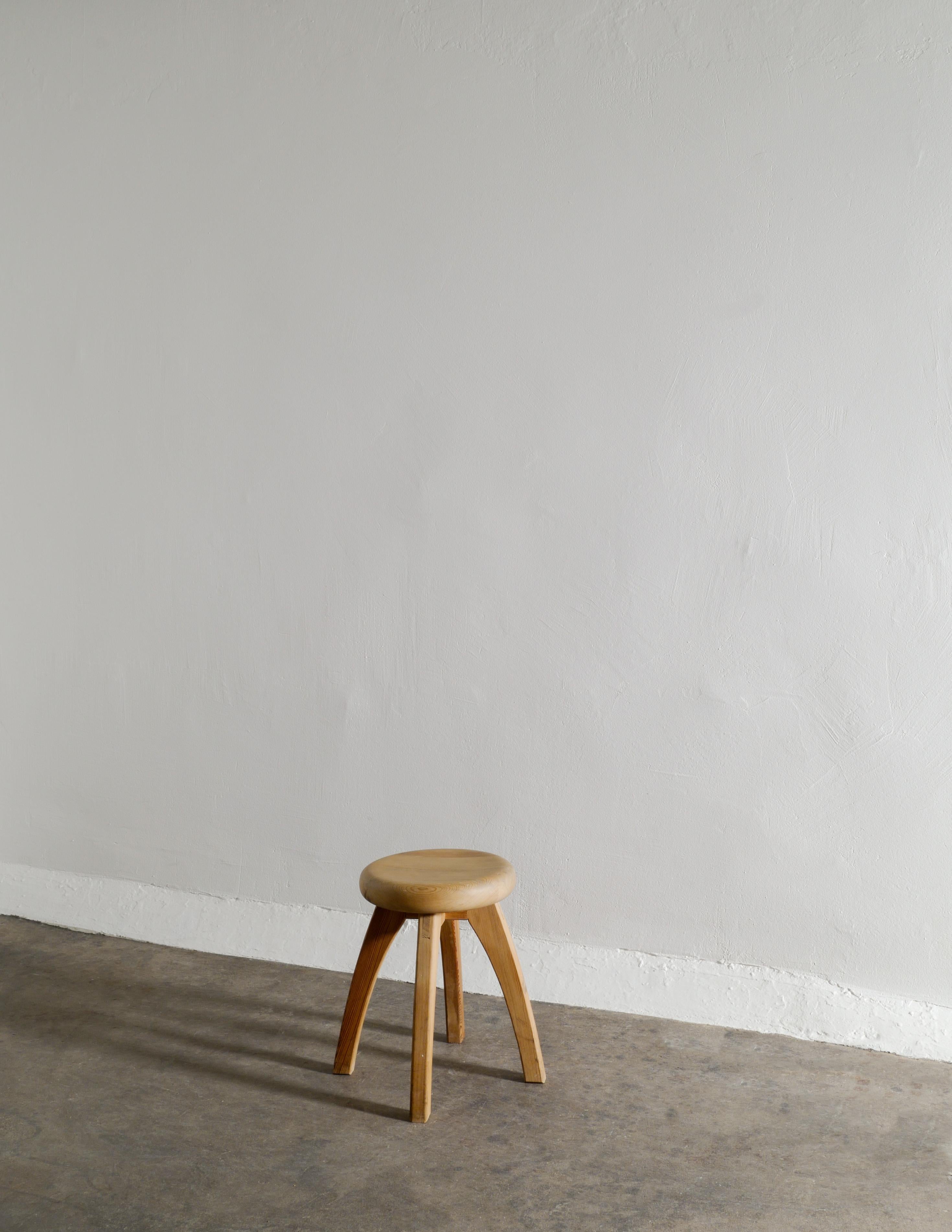 Swedish Mid Century Four Legged Stool in Solid Pine, 1970s In Good Condition For Sale In Stockholm, SE