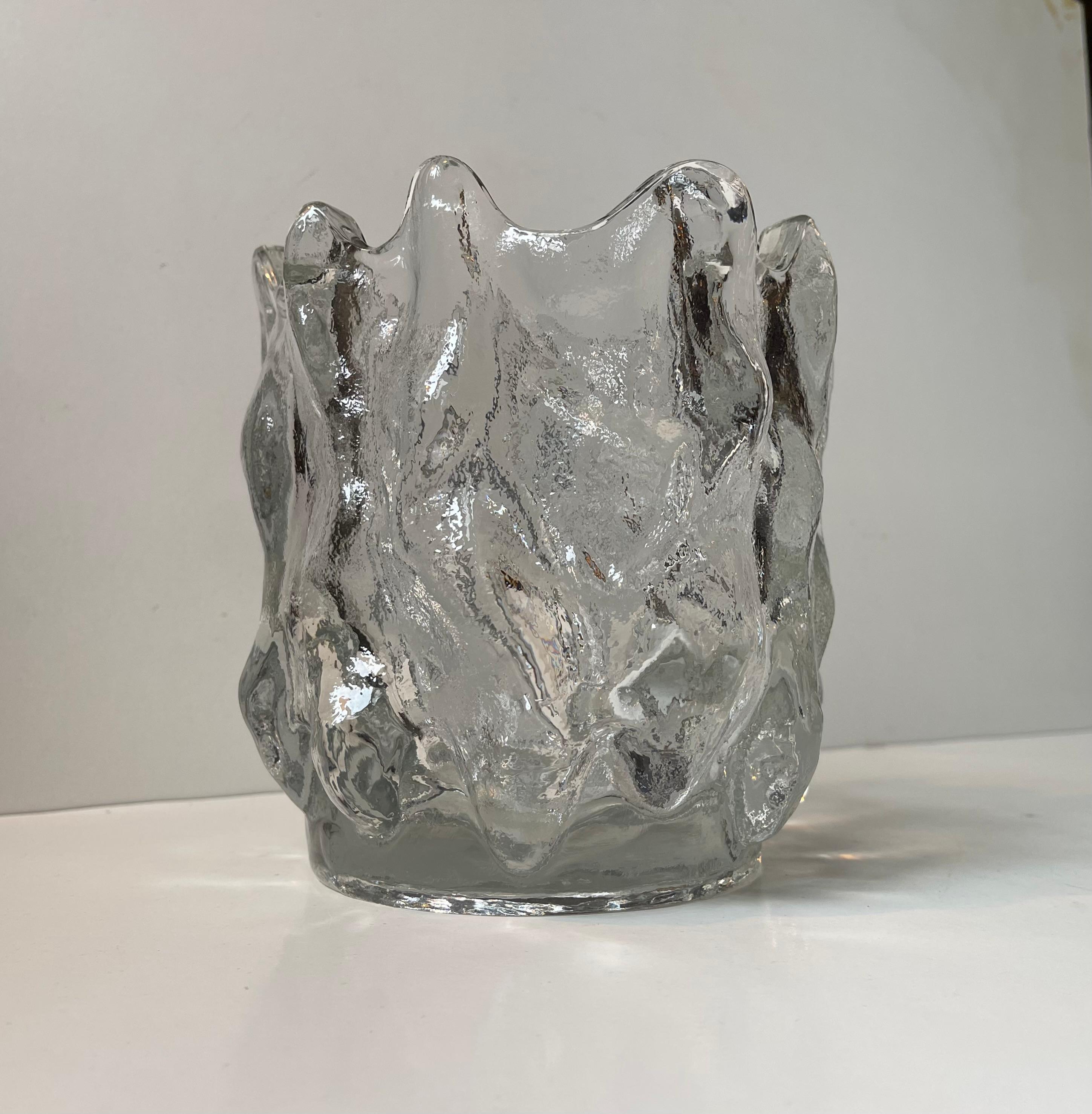 Swedish Freeform Ice Glass Vase by Göran Wärff for Kosta Boda, 1980s in vendita 3