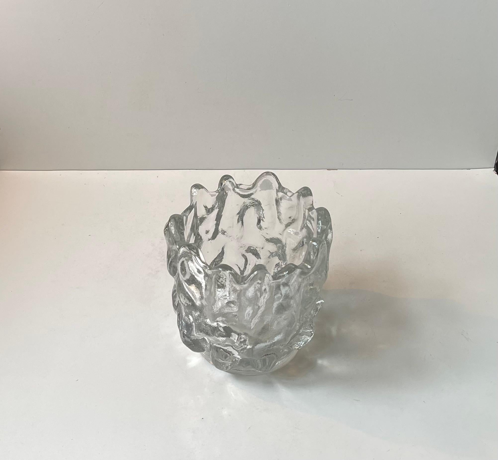 Svedese Swedish Freeform Ice Glass Vase by Göran Wärff for Kosta Boda, 1980s in vendita