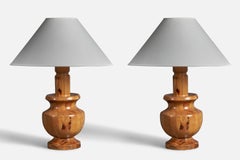 Lampade da tavolo svedesi a forma libera, pino massiccio tornito, Svezia, anni '60