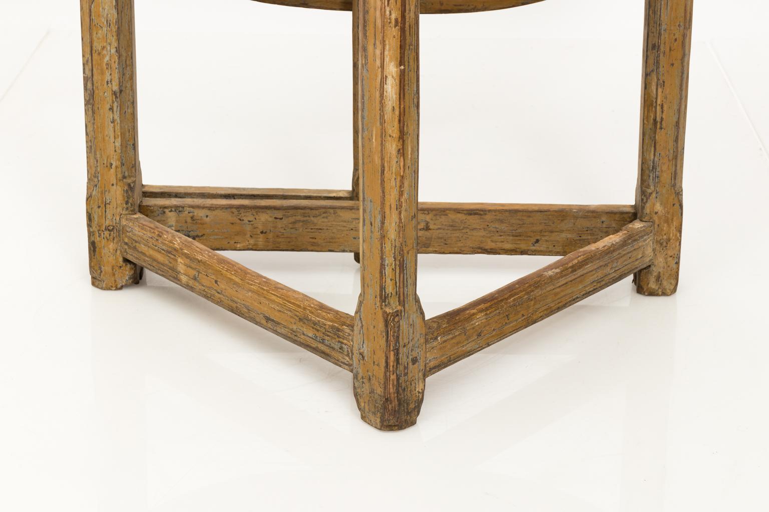 Mid-19th Century Swedish Gate Leg Table For Sale