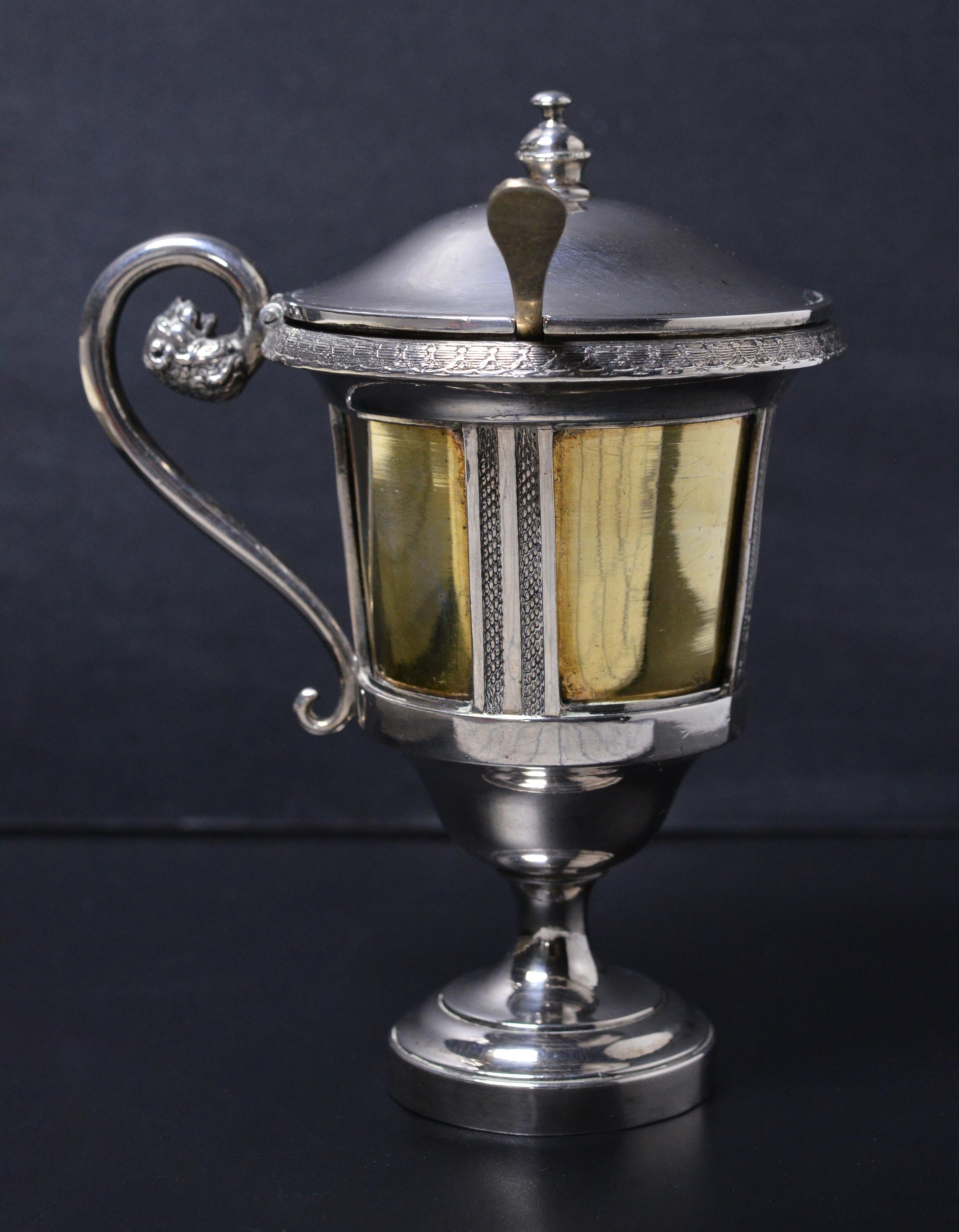 Schwedische vergoldete schwere Silber Senf oder Sauce Tasse Antike Empire Becher 1827 im Zustand „Gut“ im Angebot in Sweden, SE