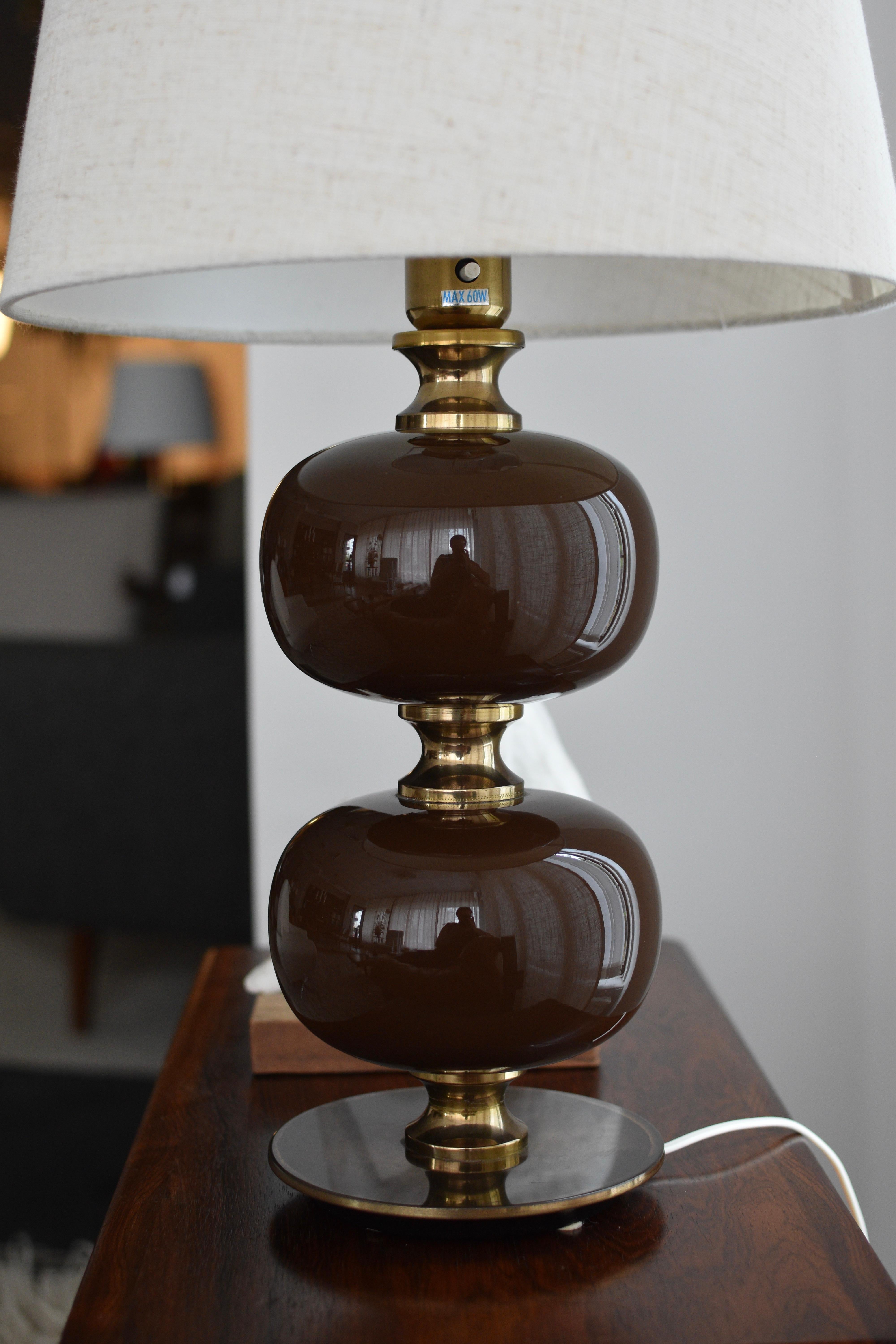 Swedish Glass and Brass Table Lamp by Tranås Stilarmatur, 1960s In Good Condition For Sale In Göteborg, SE