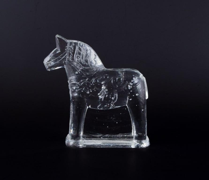Schwedischer Glaskünstler. Vier Dala-Pferde aus klarem mundgeblasenem Kunstglas. 1970er Jahre (Skandinavische Moderne) im Angebot