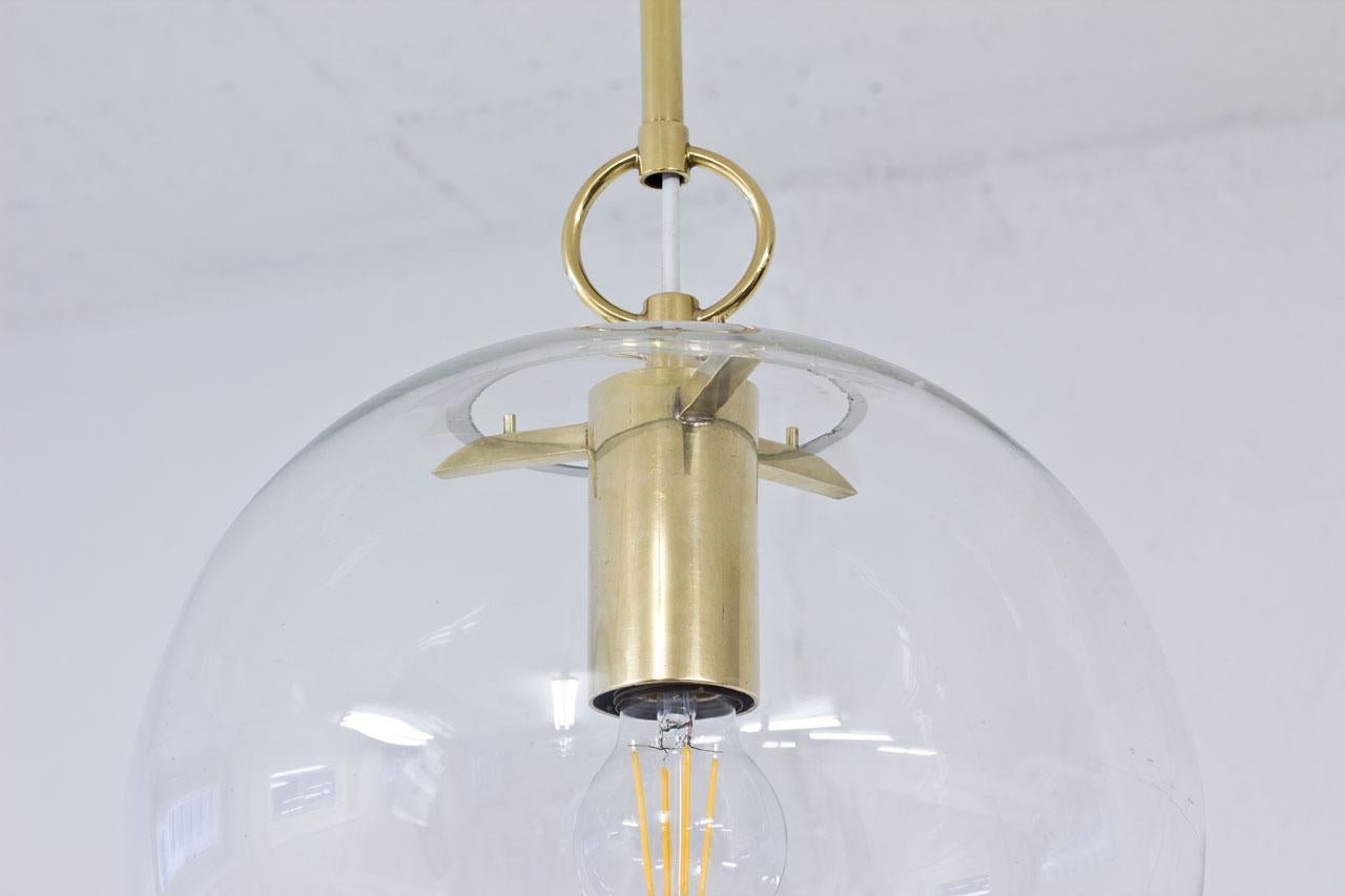 20th Century Swedish Glass & Brass Pendant Lamp by Hans-Agne Jakobsson For Sale