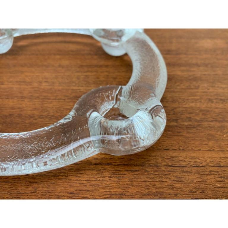 Anillo portavelas de cristal sueco de Pukeberg, años 70 siglo XX en venta