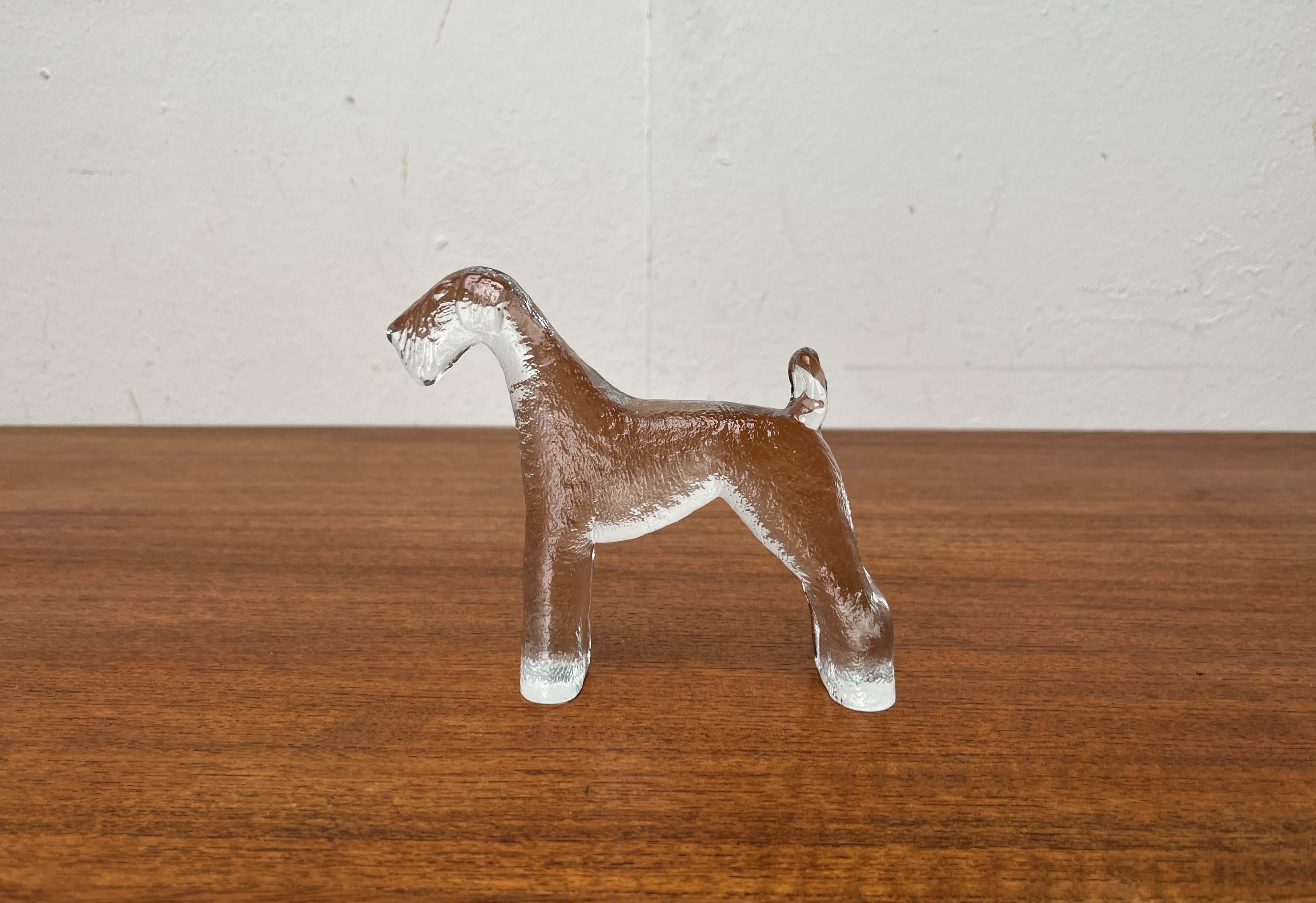 Mid-Century moderno Scultura in vetro svedese della serie Airdaleterrier Bertil Vallien Kosta Boda in vendita