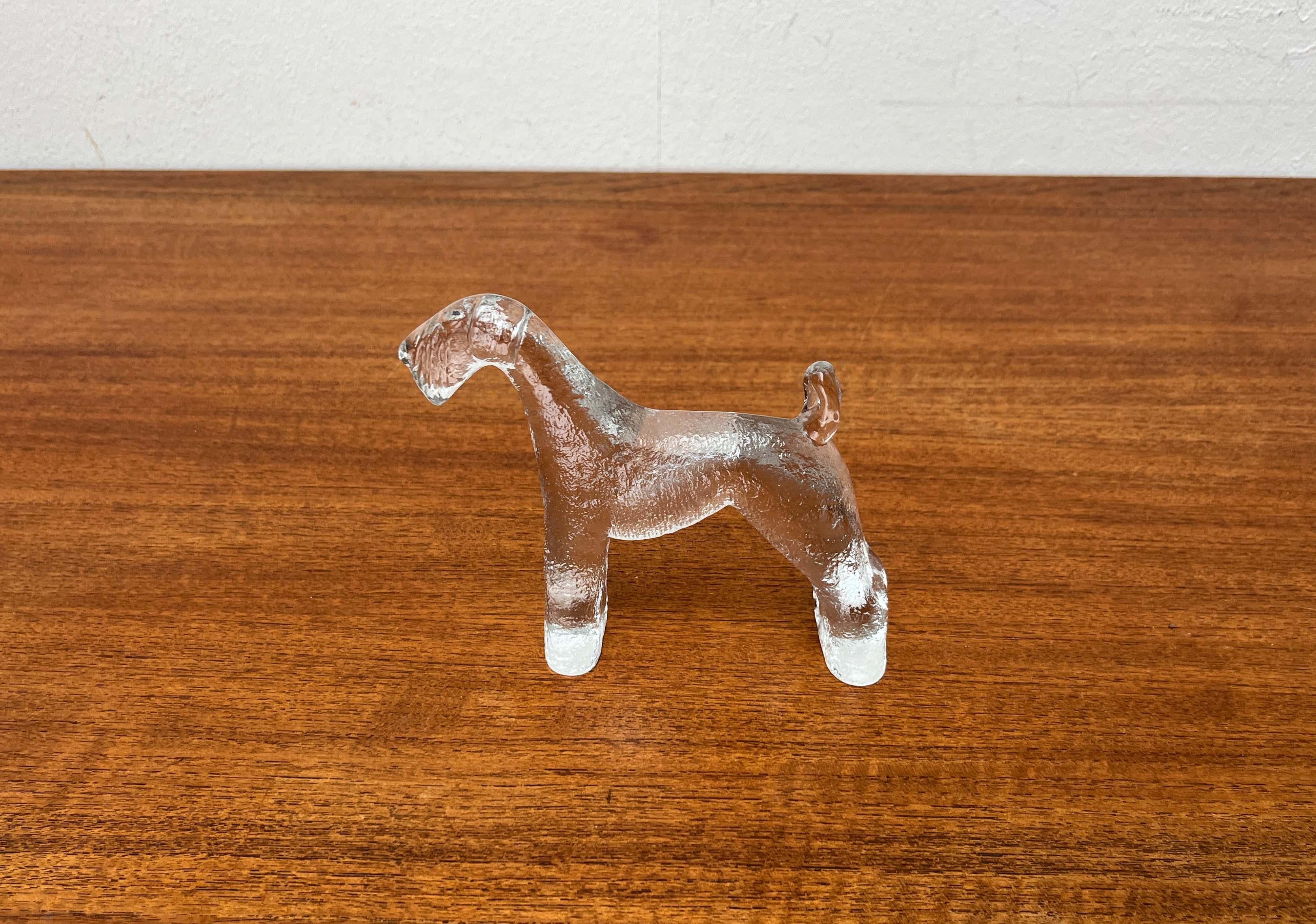 Svedese Scultura in vetro svedese della serie Airdaleterrier Bertil Vallien Kosta Boda in vendita