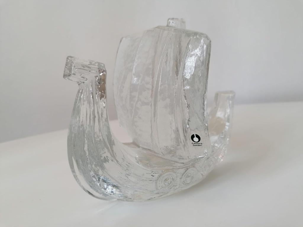 Schwedische Glas-Skulptur Segelboot (Moderne der Mitte des Jahrhunderts) im Angebot