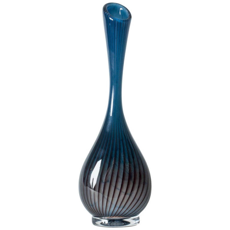 Swedish Glass Vase by Vicke Lindstrand for Kosta Boda, 1950s For Sale